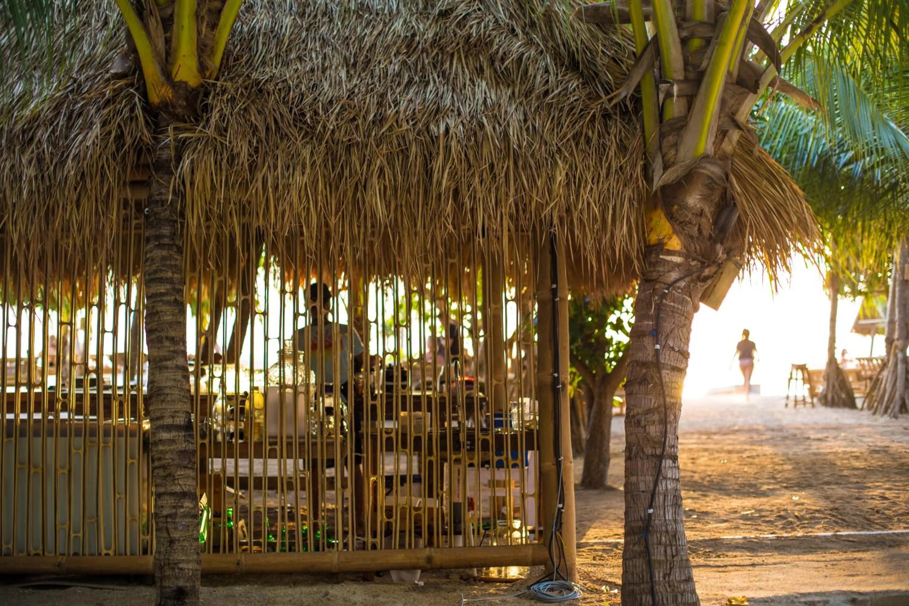 Island View Bar & Bungalow