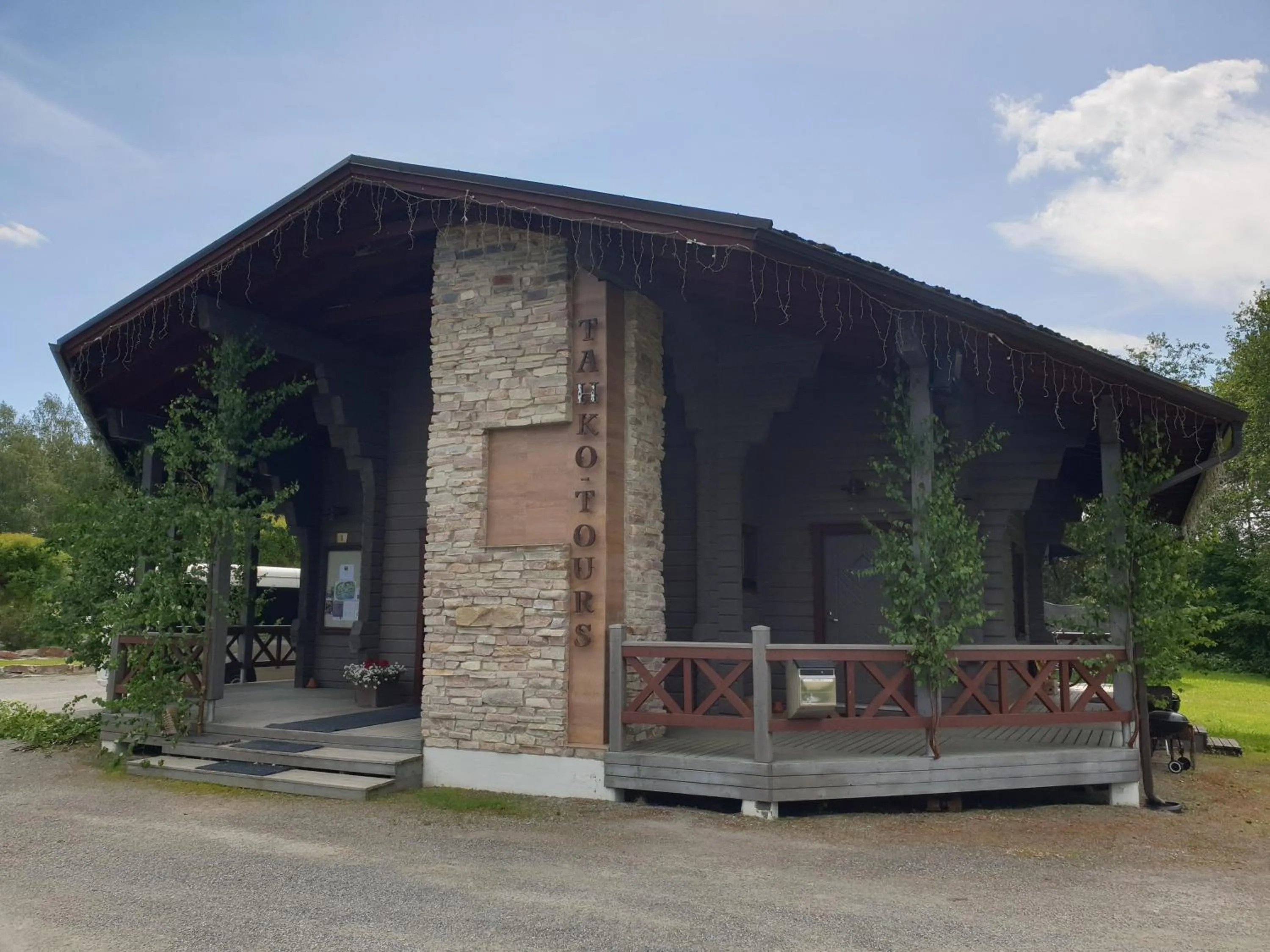 Lobby or reception in Holiday Village Tahko-Tours