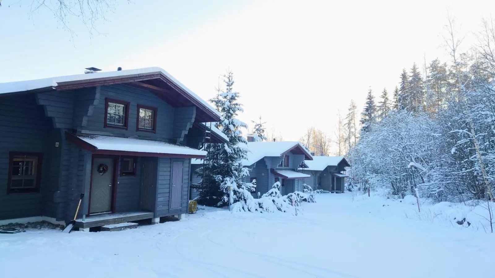 Property building in Holiday Village Tahko-Tours