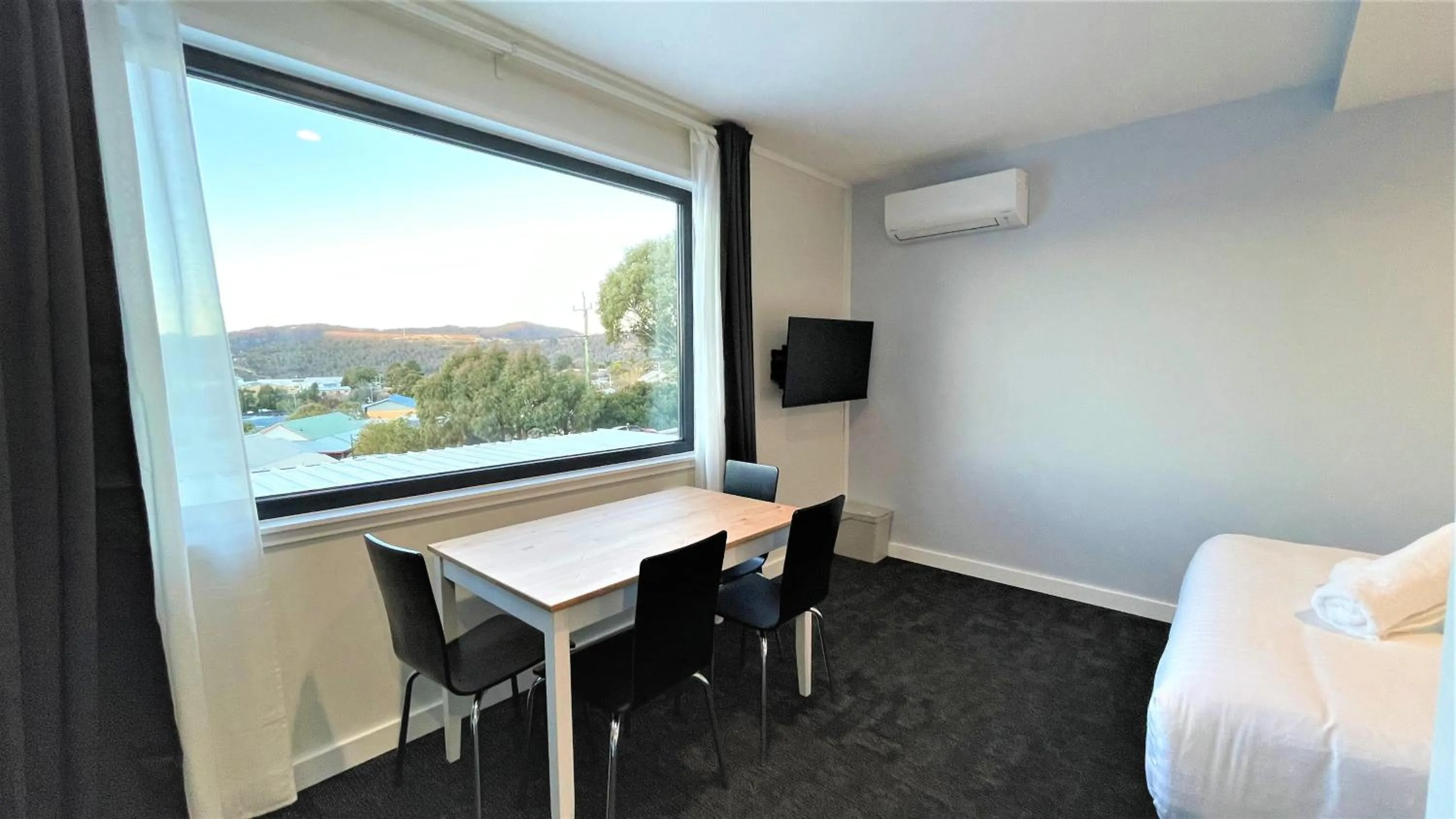 Seating area, Bed in Vikas