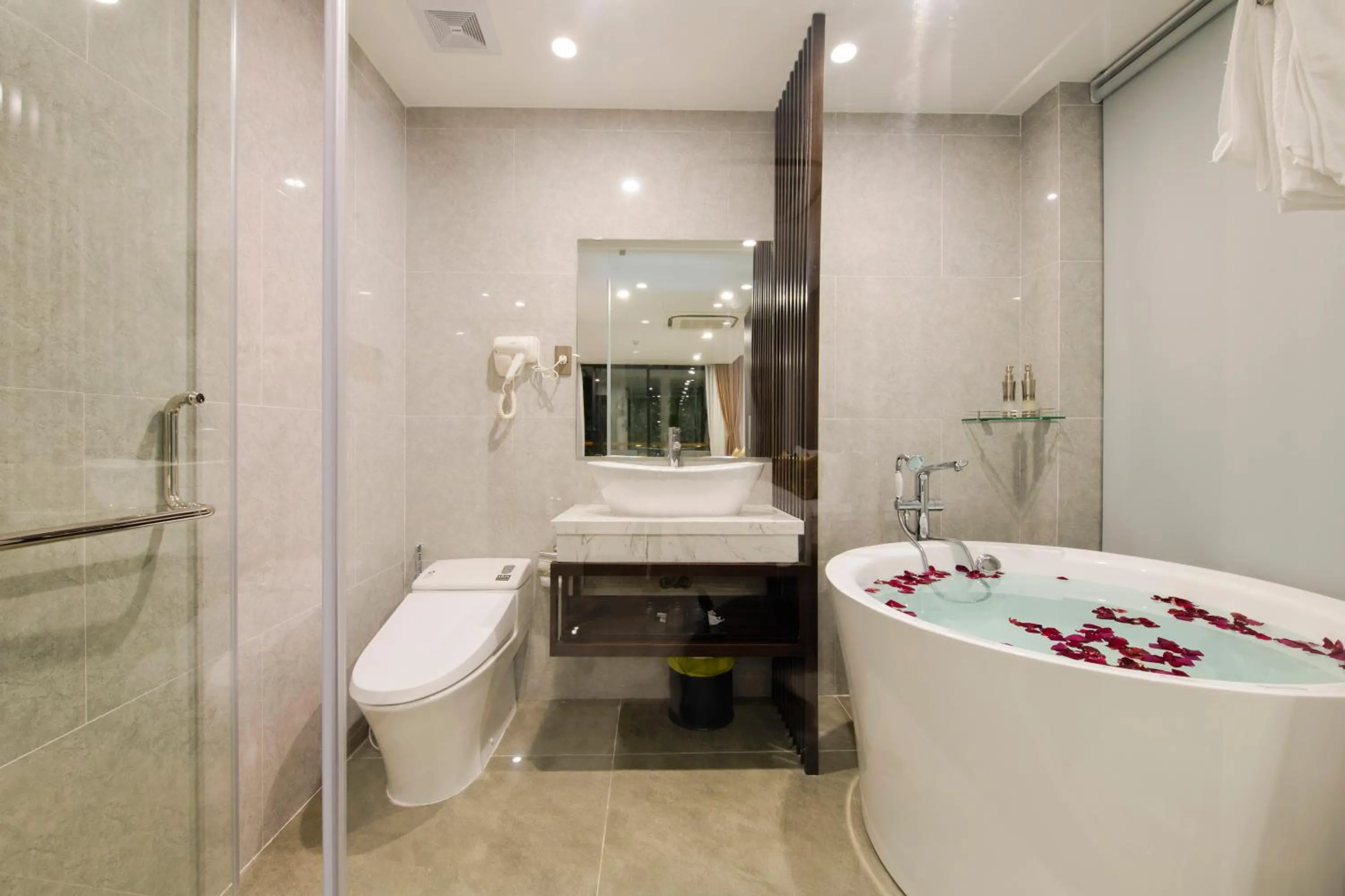 Bathroom in Khong Cam Garden Villas