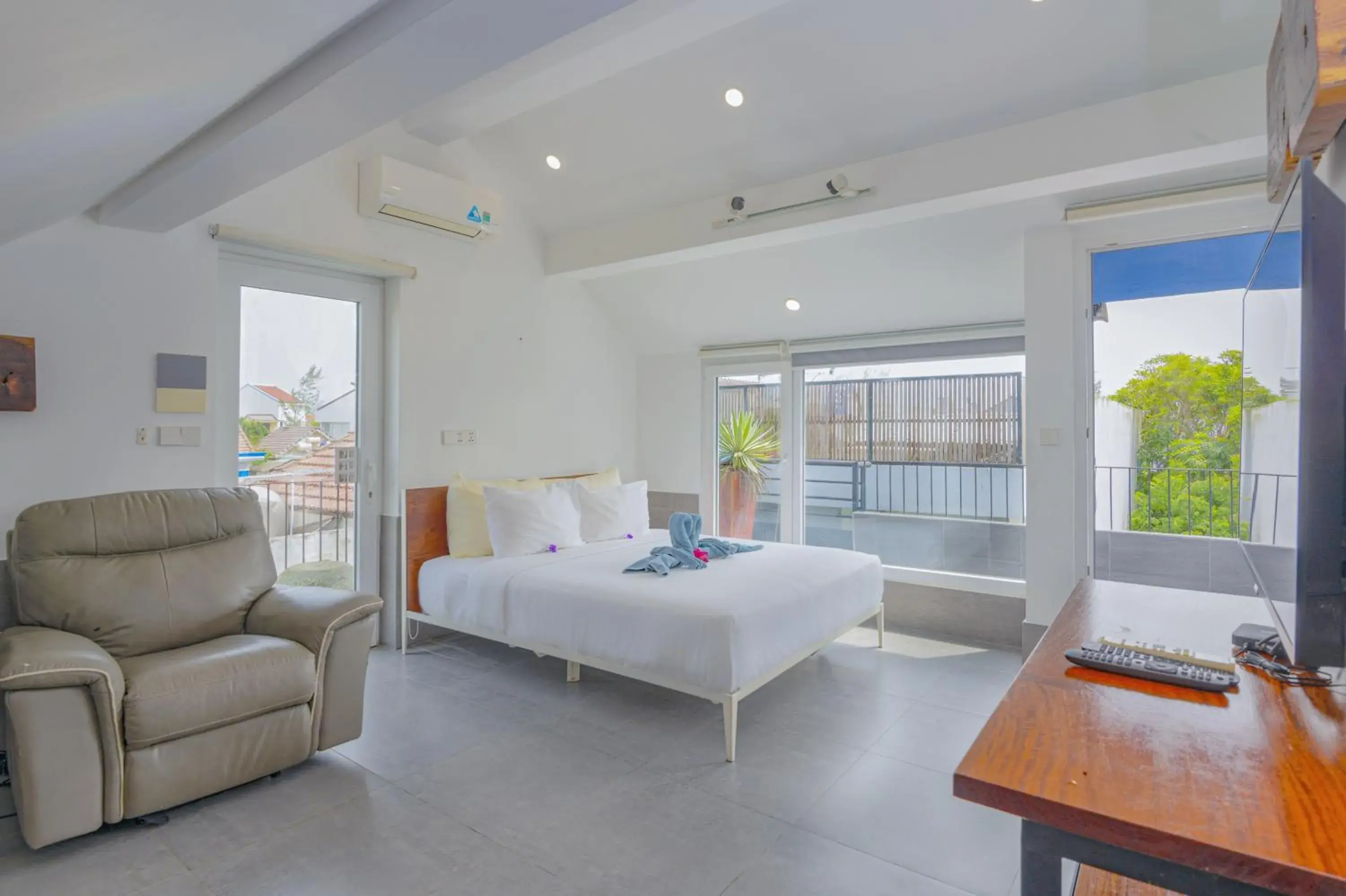 King Room in An Bang beach Chay Villas King Room in An Bang beach Chay Villas