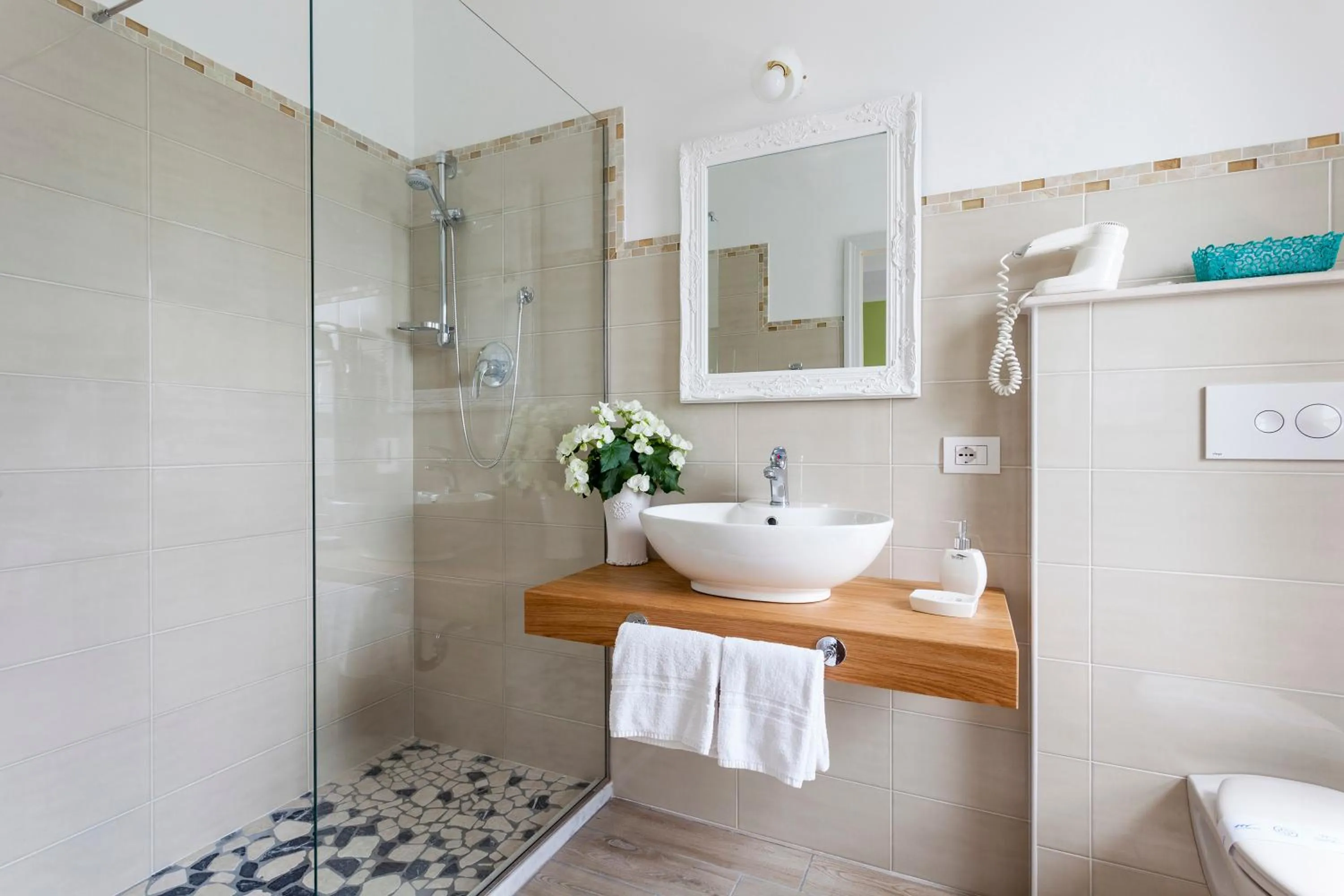 Bathroom in Hotel Corona