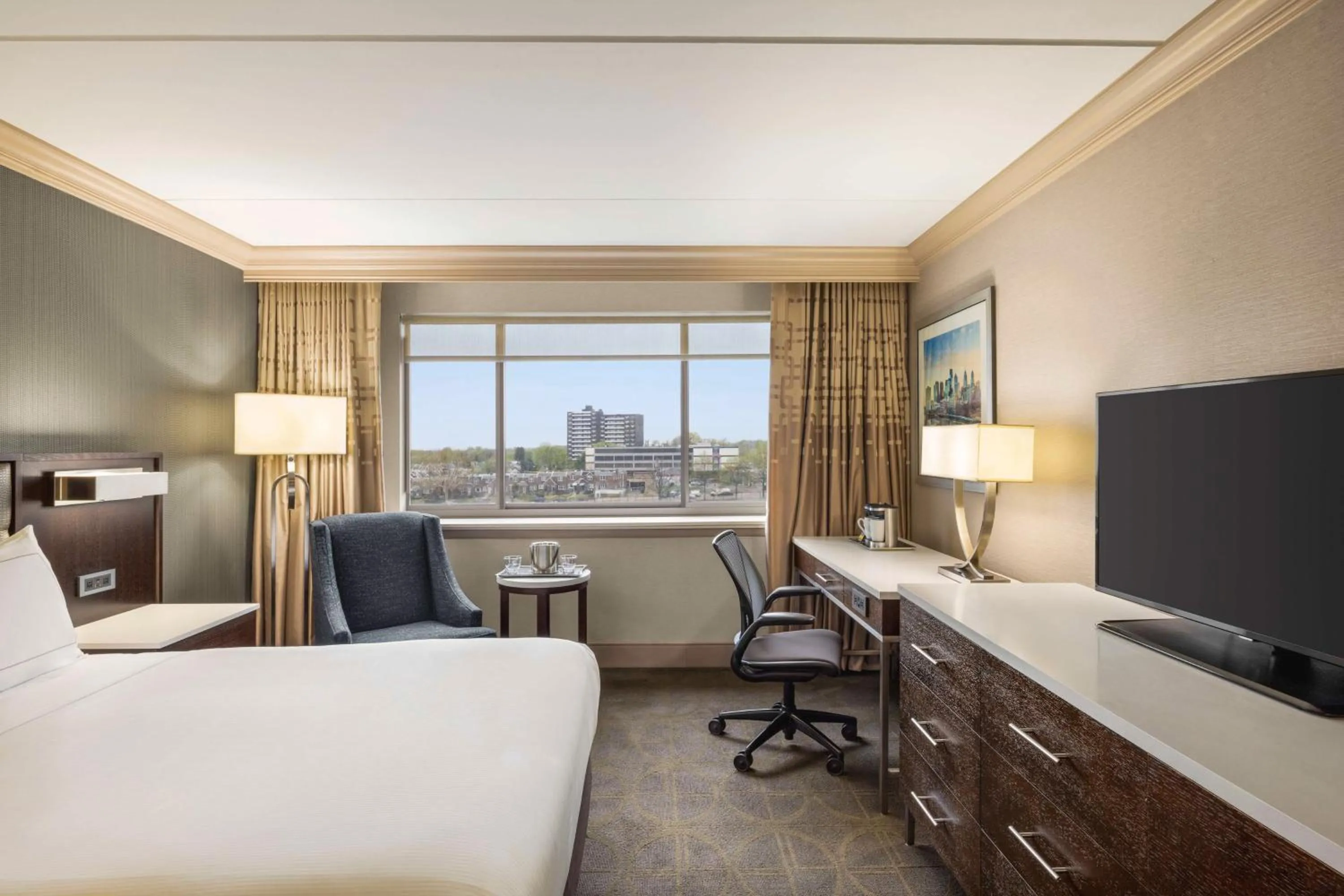 Bedroom, Bed in Hilton Philadelphia City Avenue