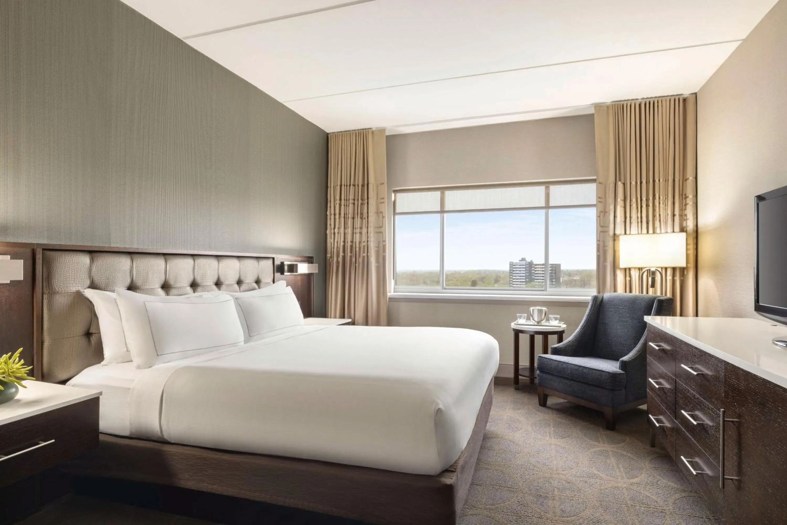 Bed in Hilton Philadelphia City Avenue