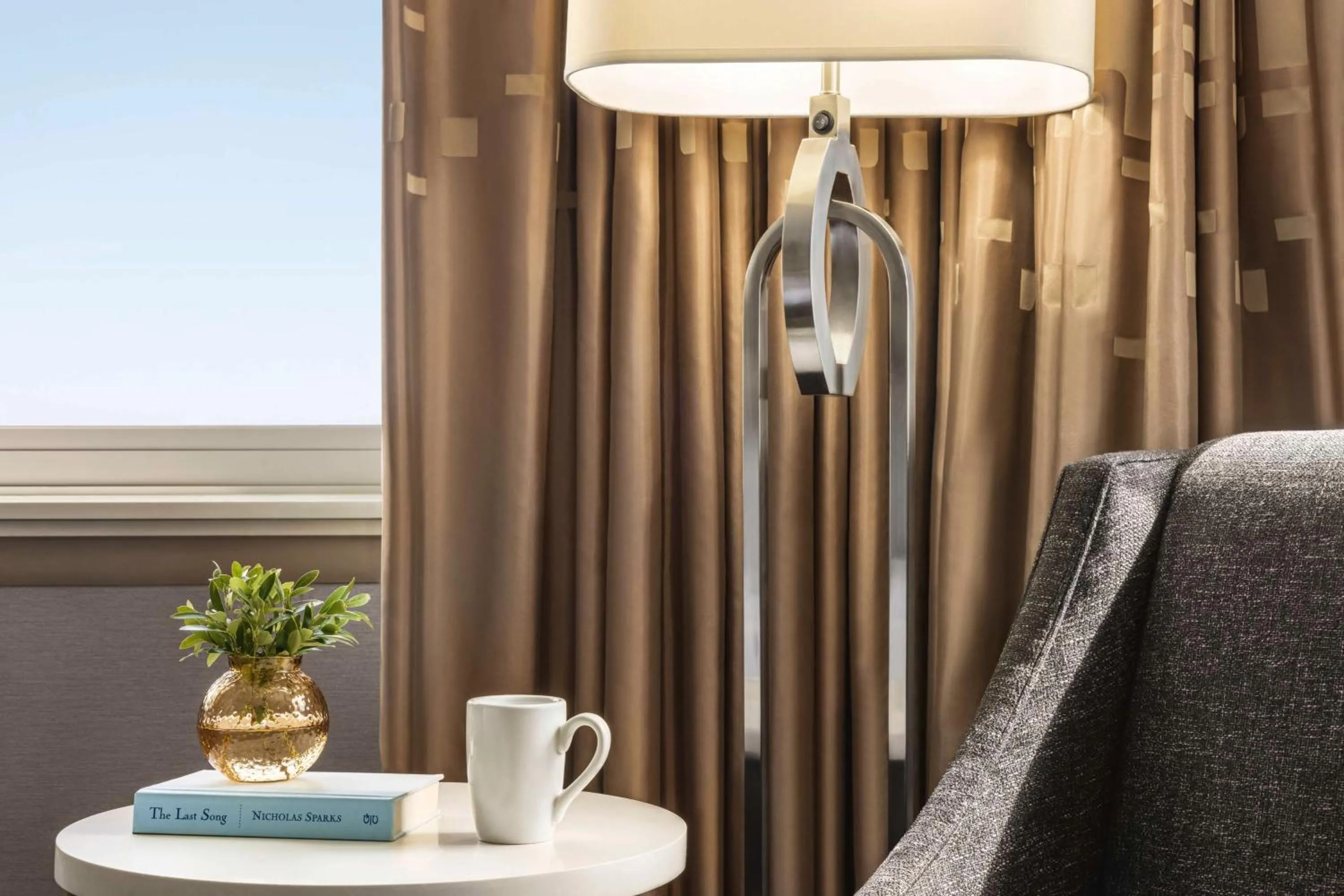 Photo of the whole room in Hilton Philadelphia City Avenue