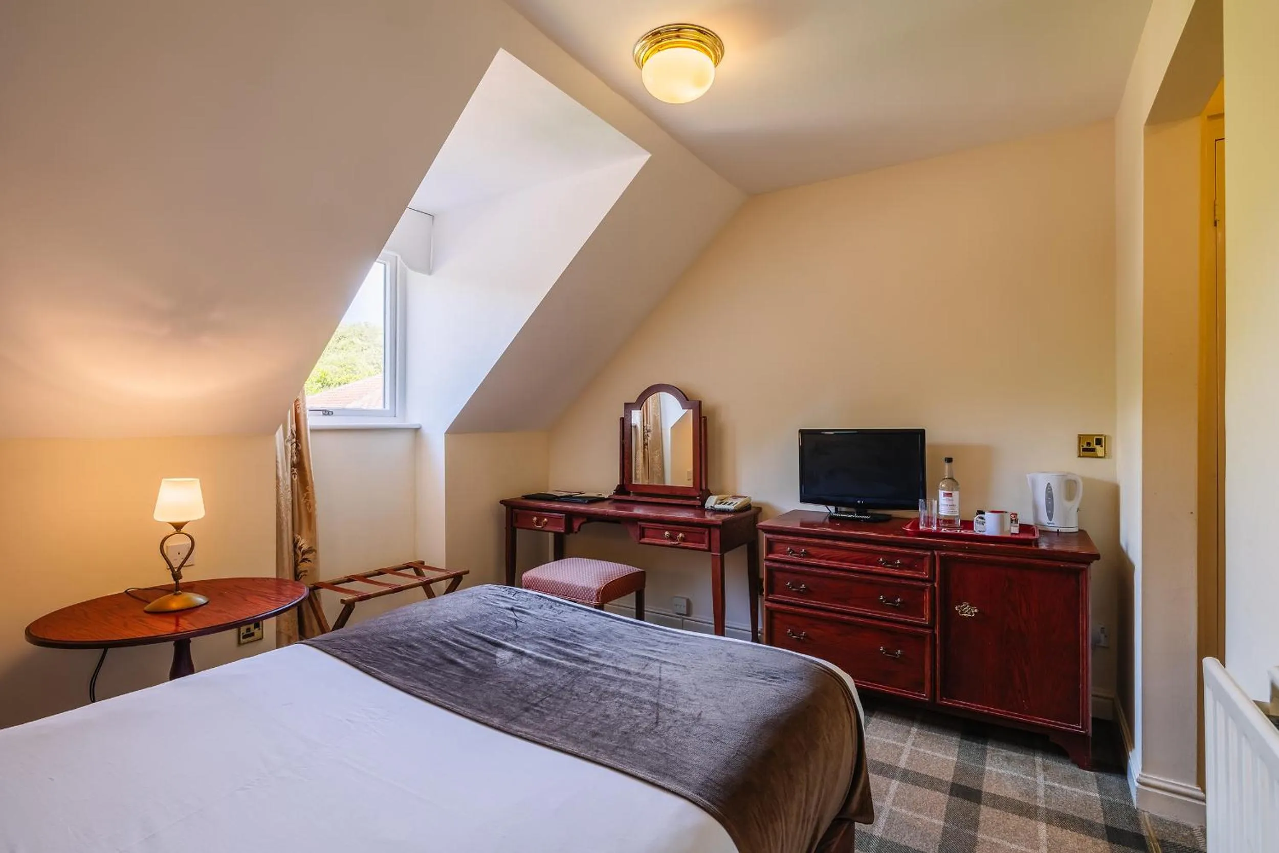 Bedroom, Bed in Muthu Belstead Brook Hotel