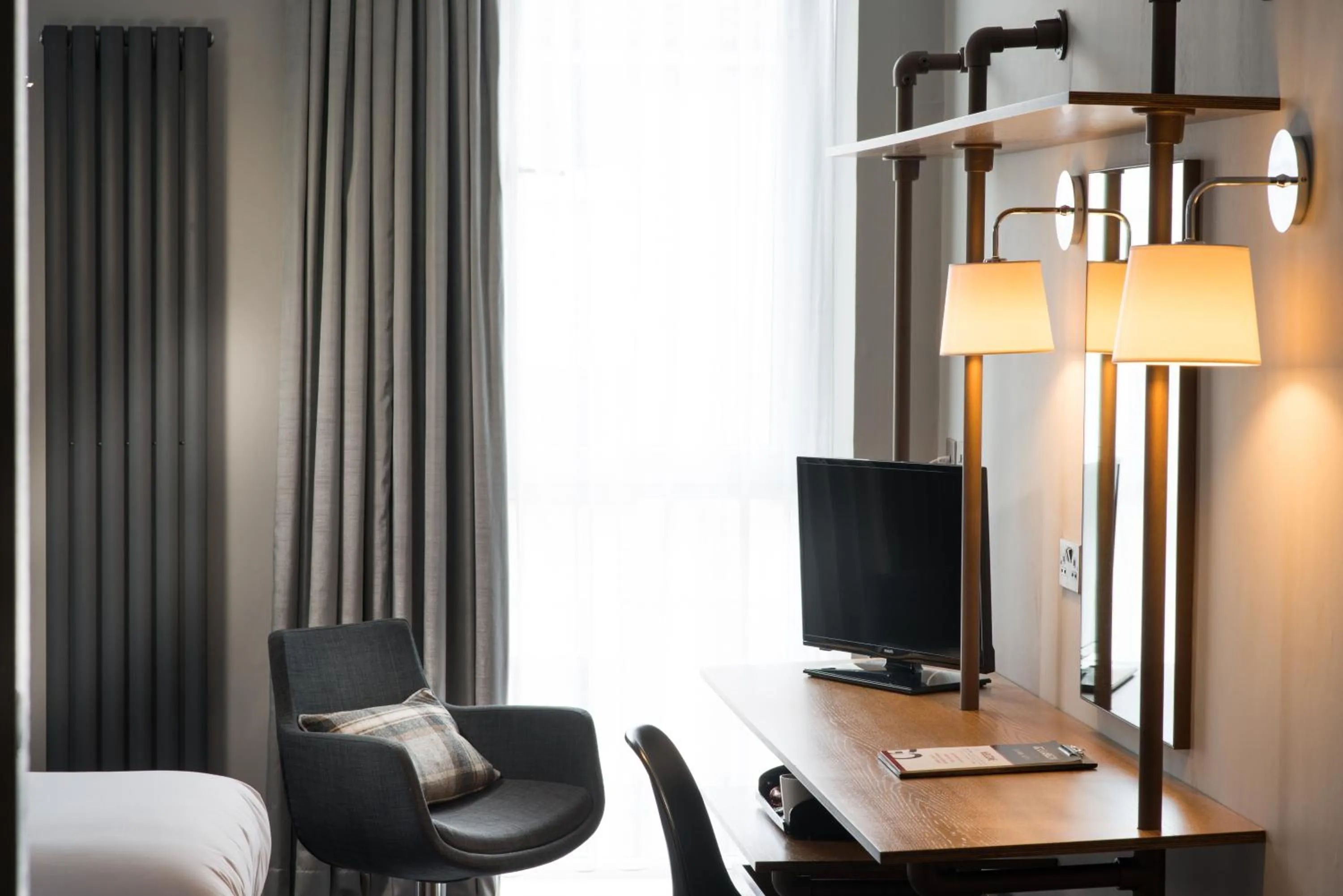 TV and multimedia in Glasgow West Hotel by Compass Hospitality