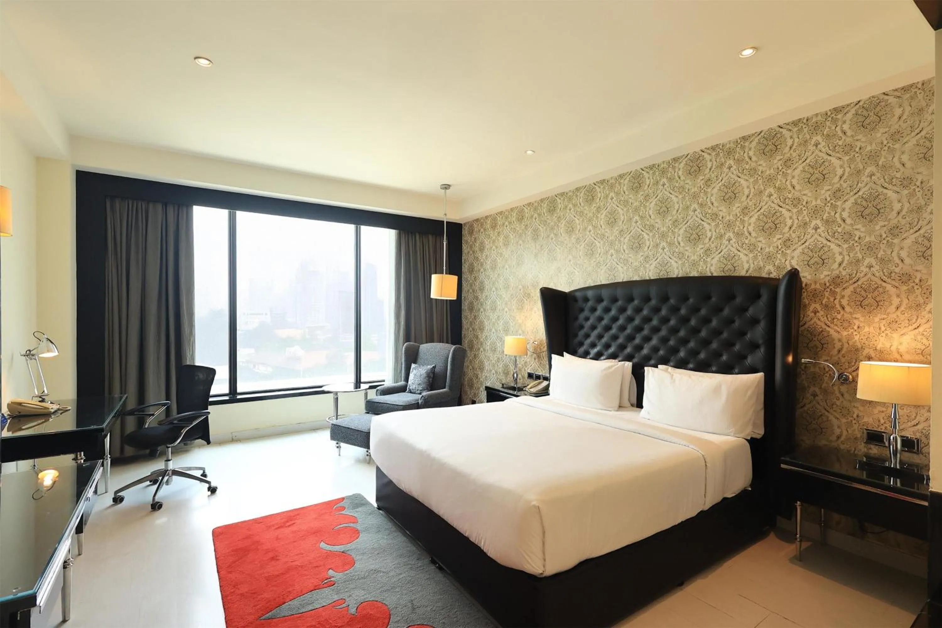 Bedroom, Bed in Radisson Blu Hotel New Delhi Paschim Vihar