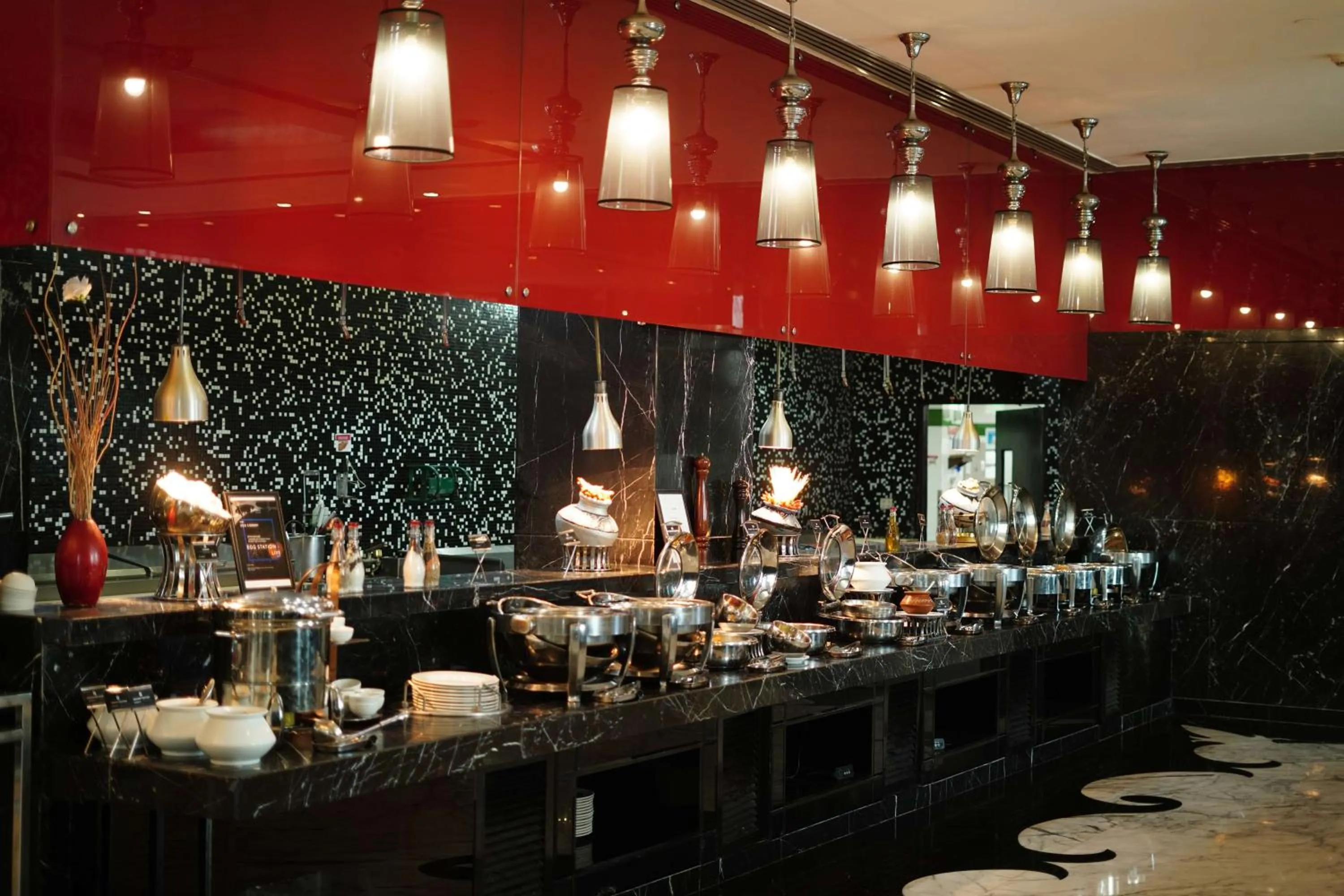 Restaurant/places to eat in Radisson Blu Hotel New Delhi Paschim Vihar