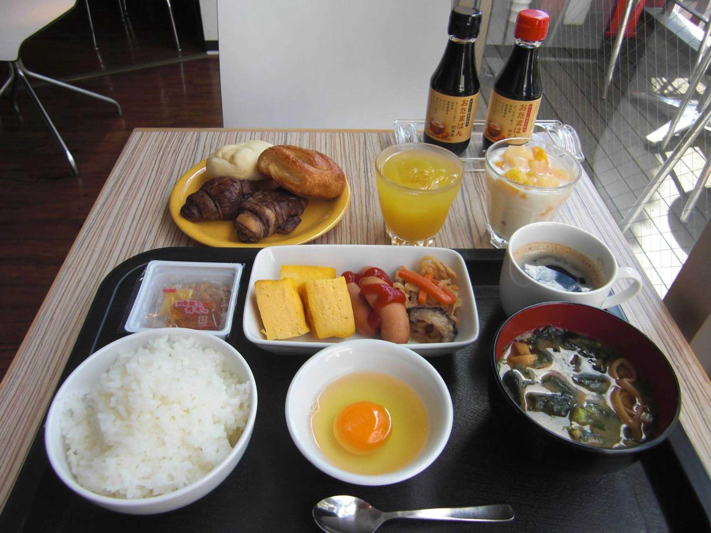 Food and drinks in Hotel 1-2-3 Takasaki