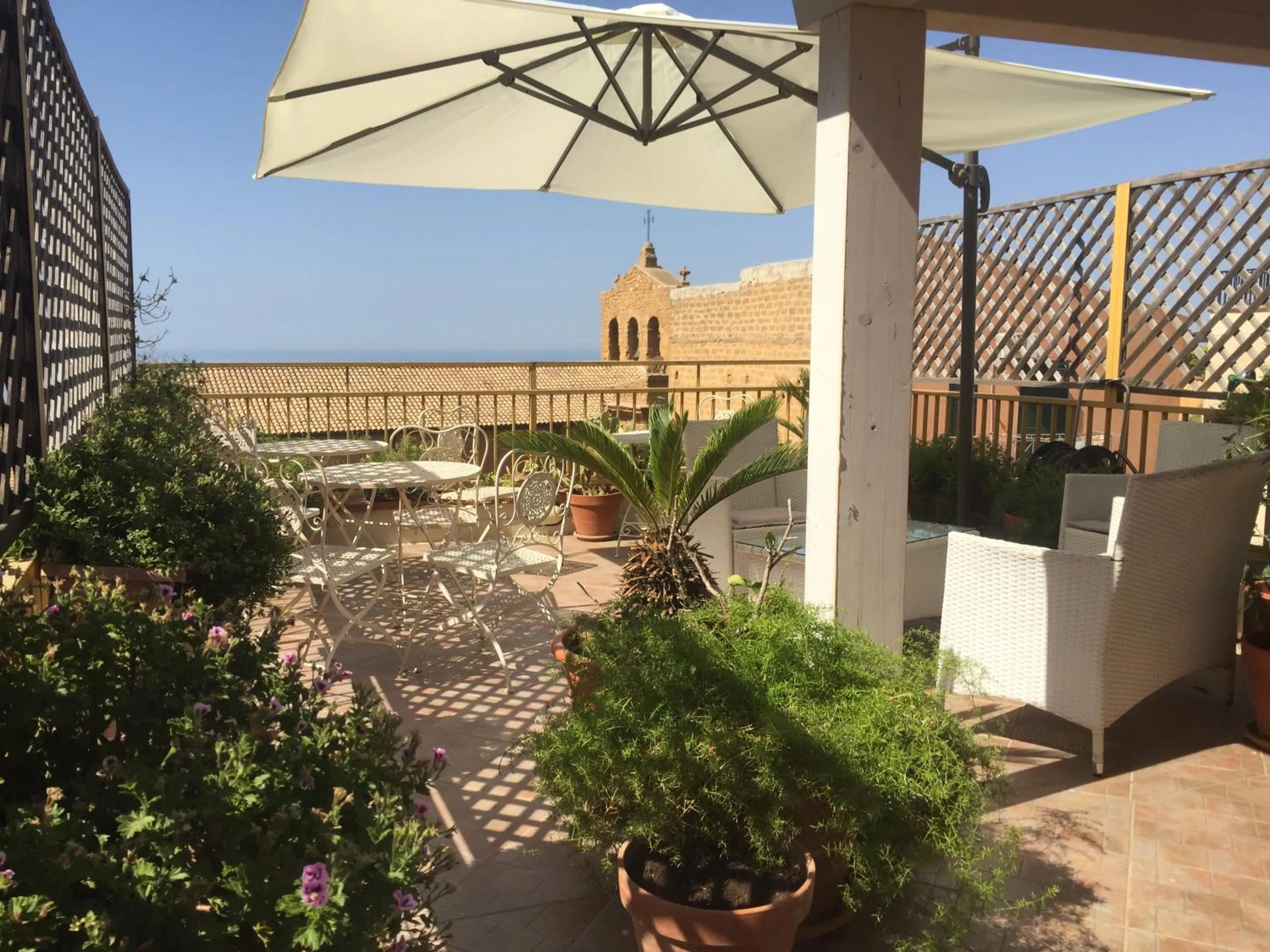 Patio in PortAtenea - Atenea Collection