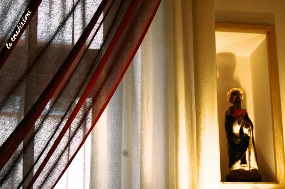 Decorative detail in PortAtenea - Atenea Collection