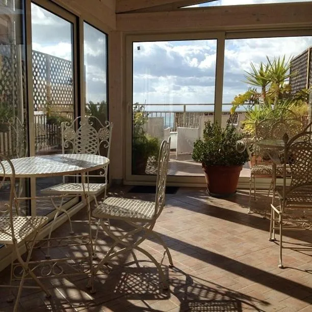 Dining area in PortAtenea - Atenea Collection