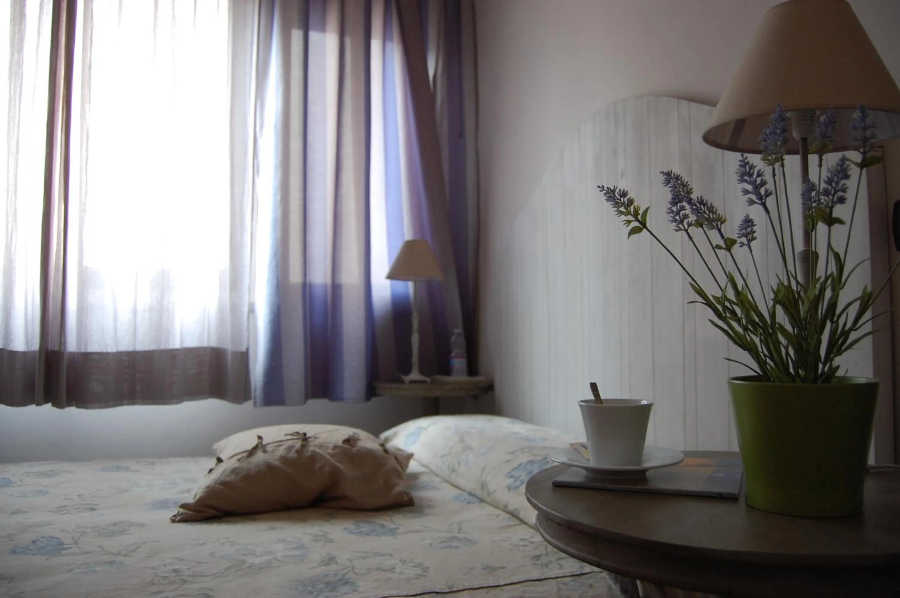 Bed in PortAtenea - Atenea Collection