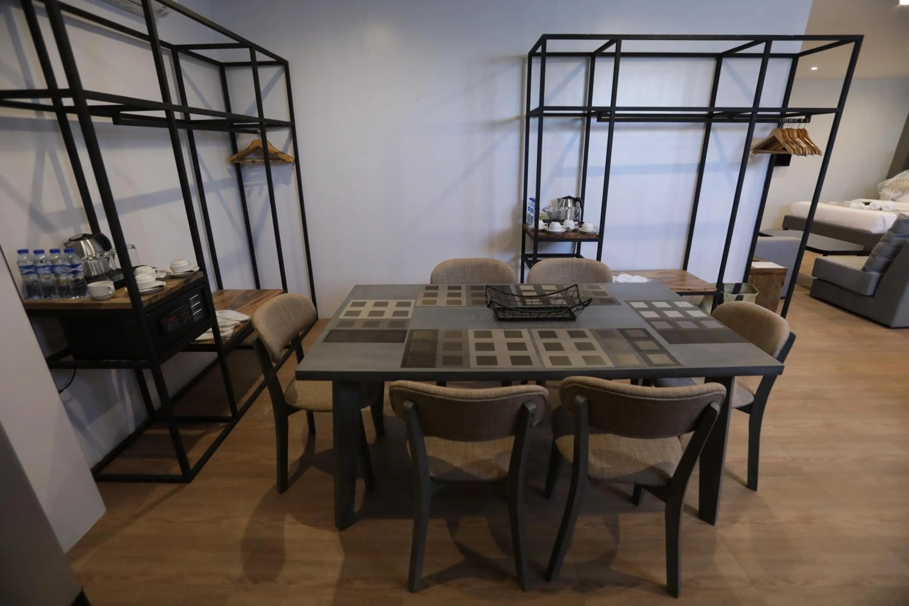 Dining area, Bed in Balar Hotel and Spa