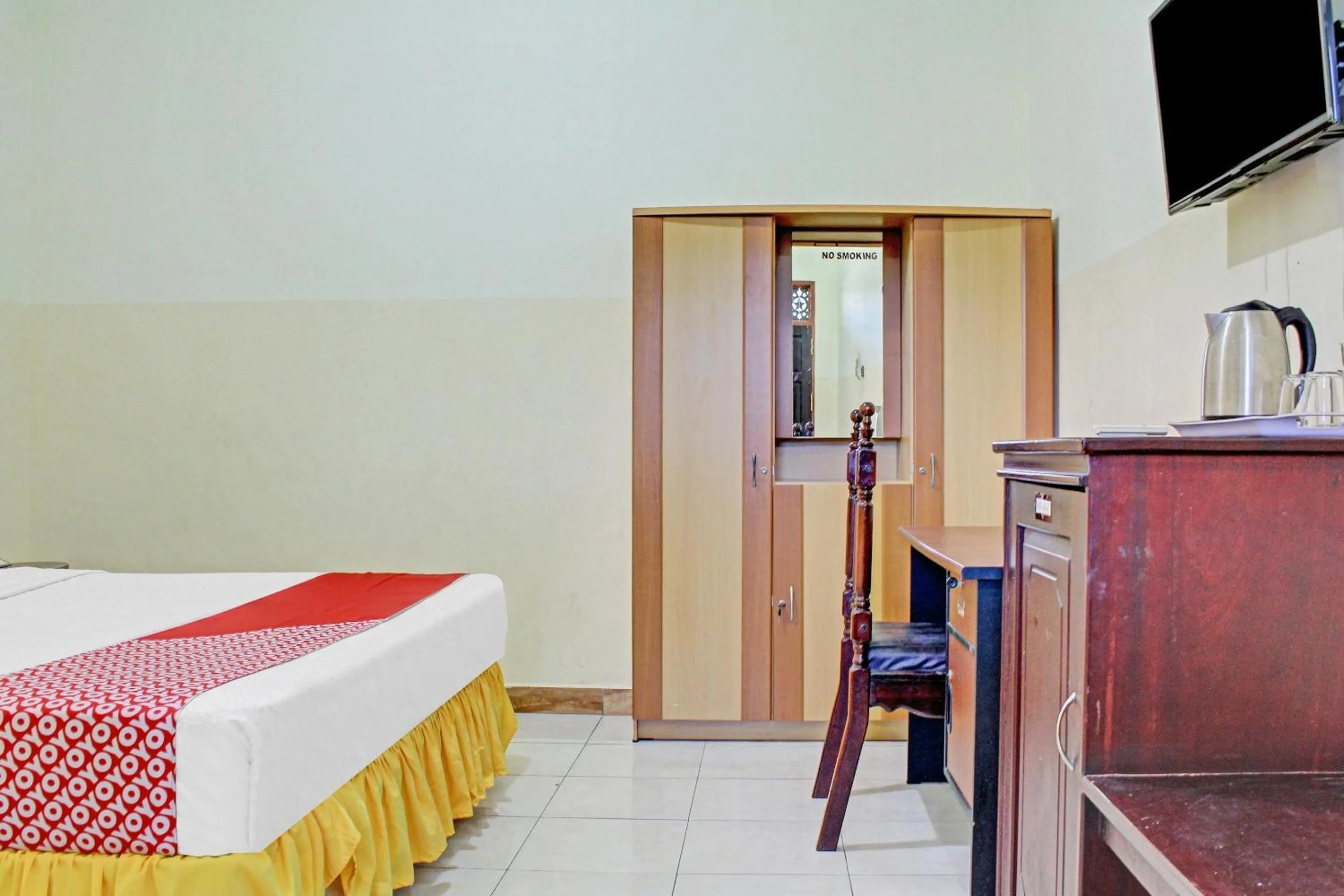 Bedroom, Bed in Capital O 90417 Hotel Batu Suli Internasional