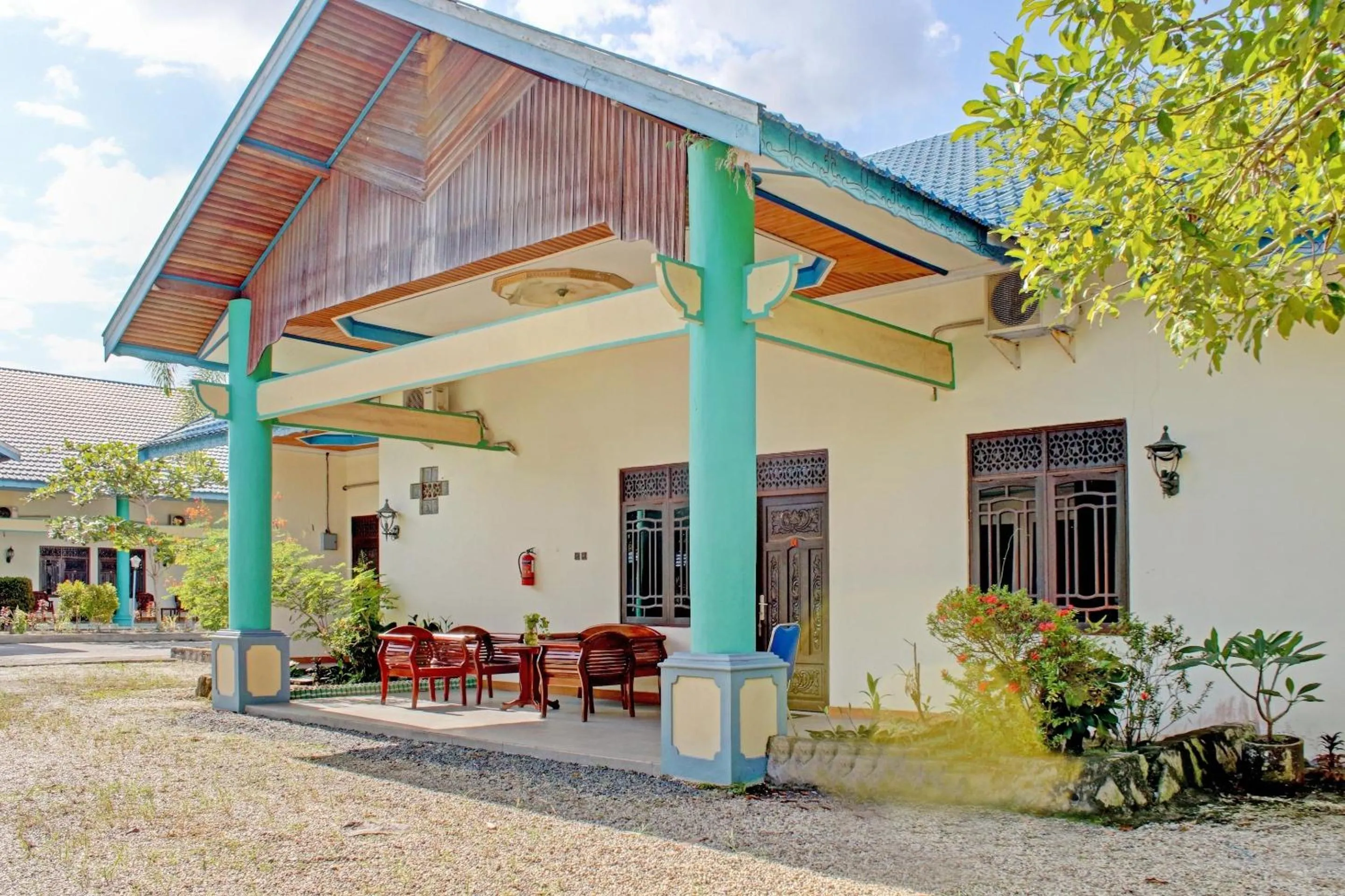 Bedroom in Capital O 90417 Hotel Batu Suli Internasional