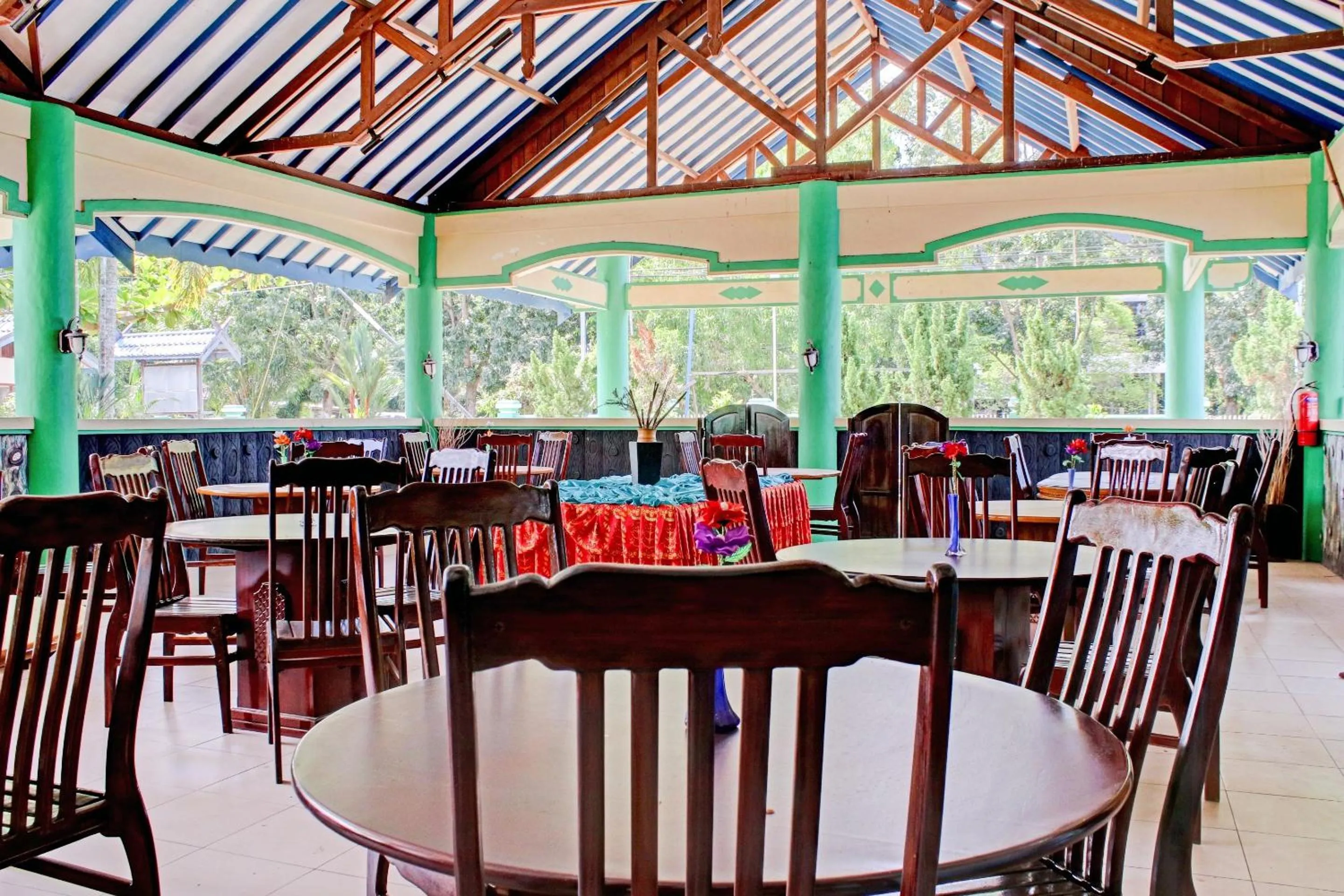 Lobby or reception in Capital O 90417 Hotel Batu Suli Internasional