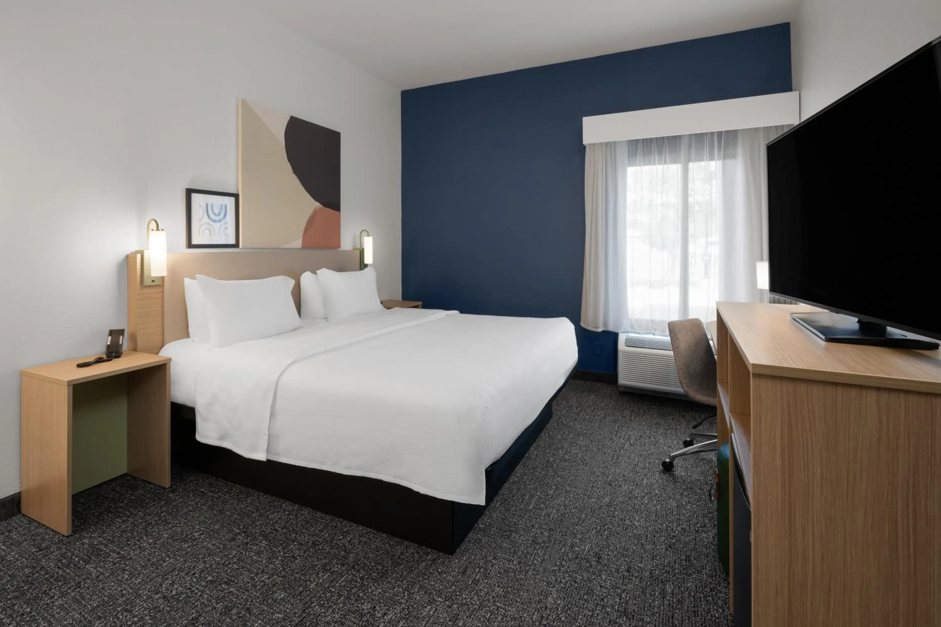 Photo of the whole room, Bed in Spark by Hilton Decatur