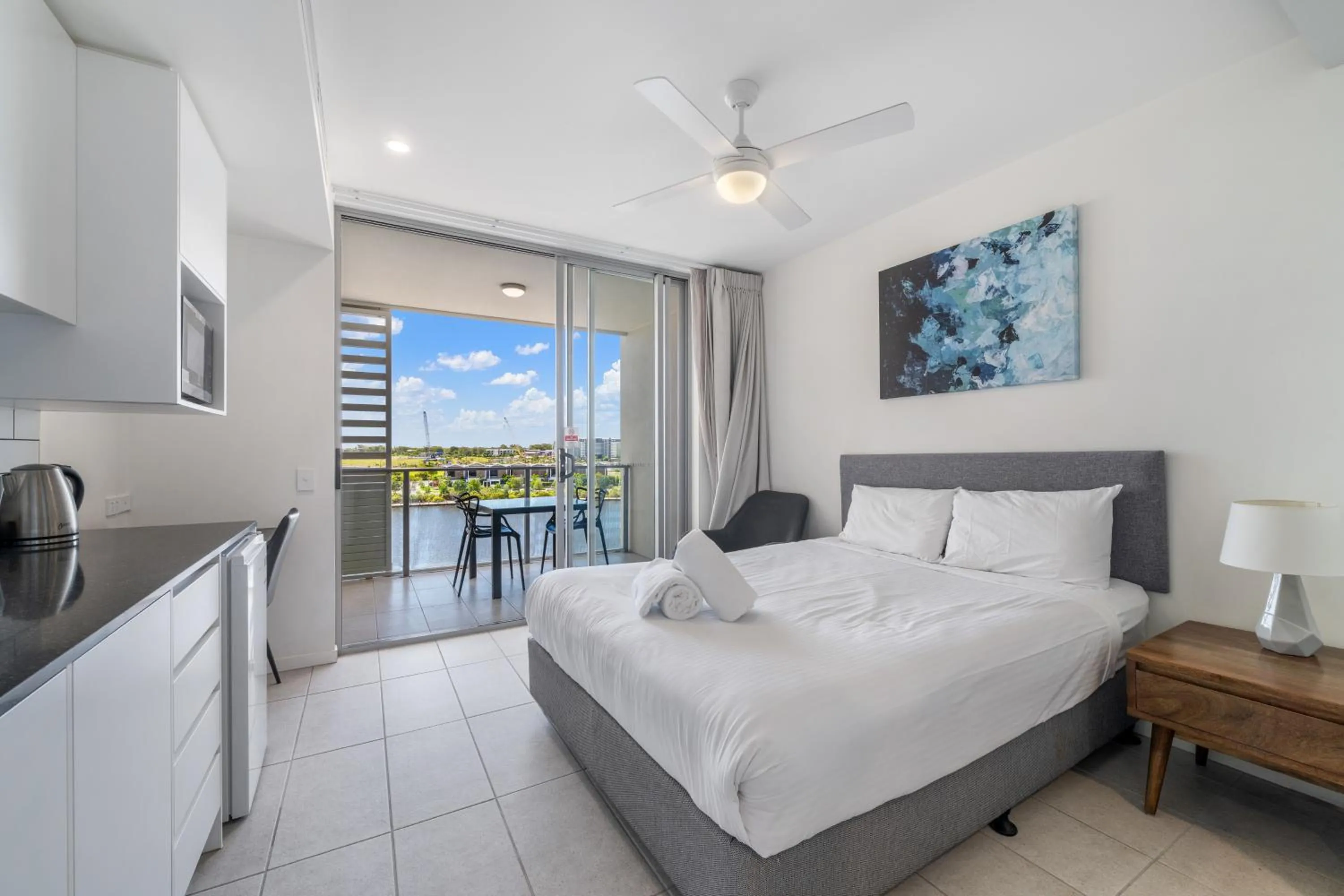 Photo of the whole room, Bed in North Shore Oceanside Kawana