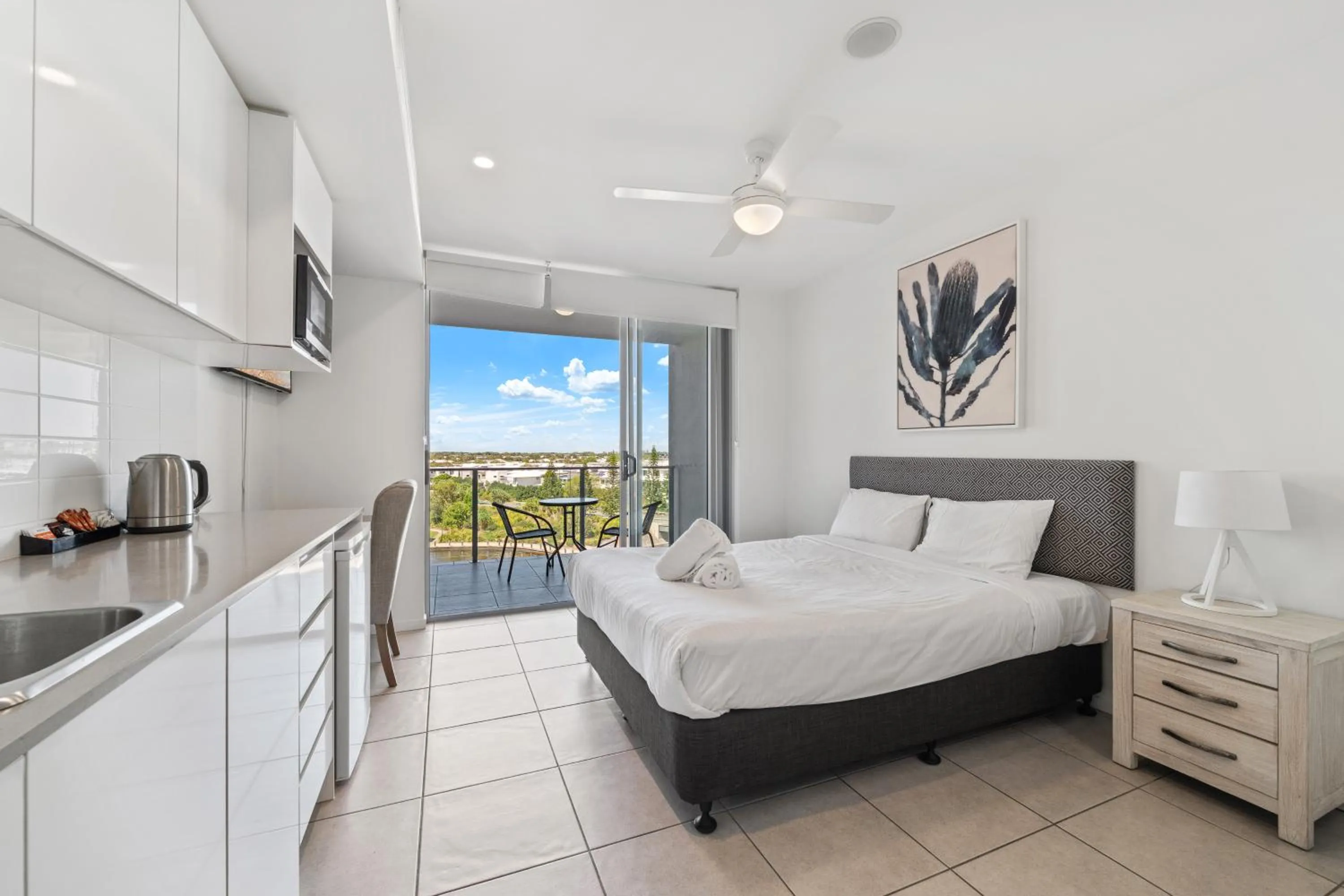 Photo of the whole room, Bed in North Shore Oceanside Kawana