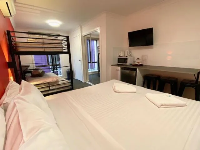 Bed in Huskisson Beach Escape