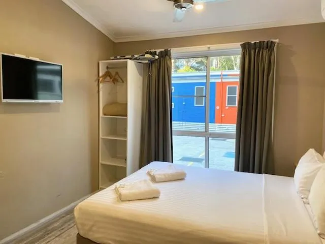 Bed in Huskisson Beach Escape