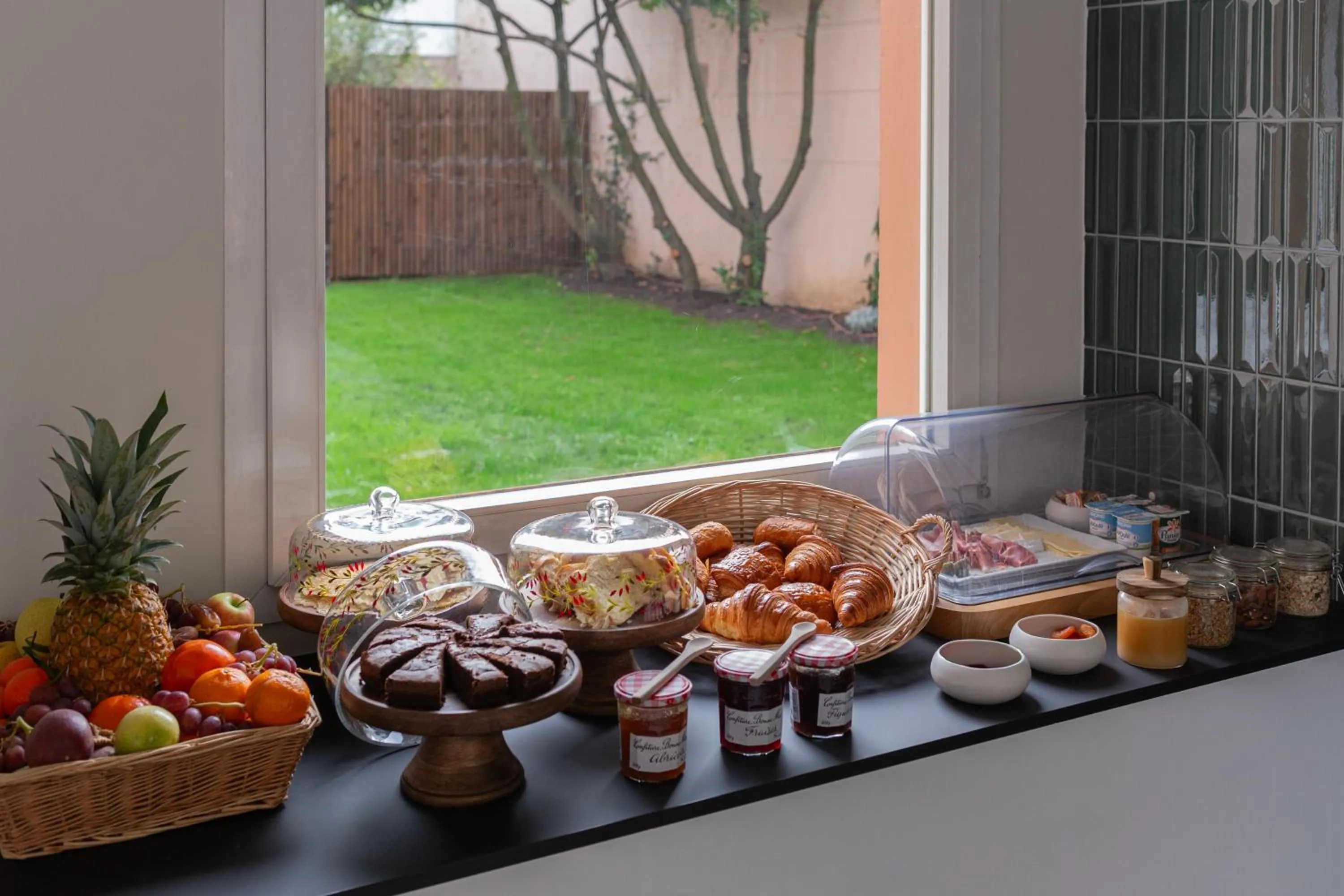 Breakfast in Hôtel Alliance - Proche Paris