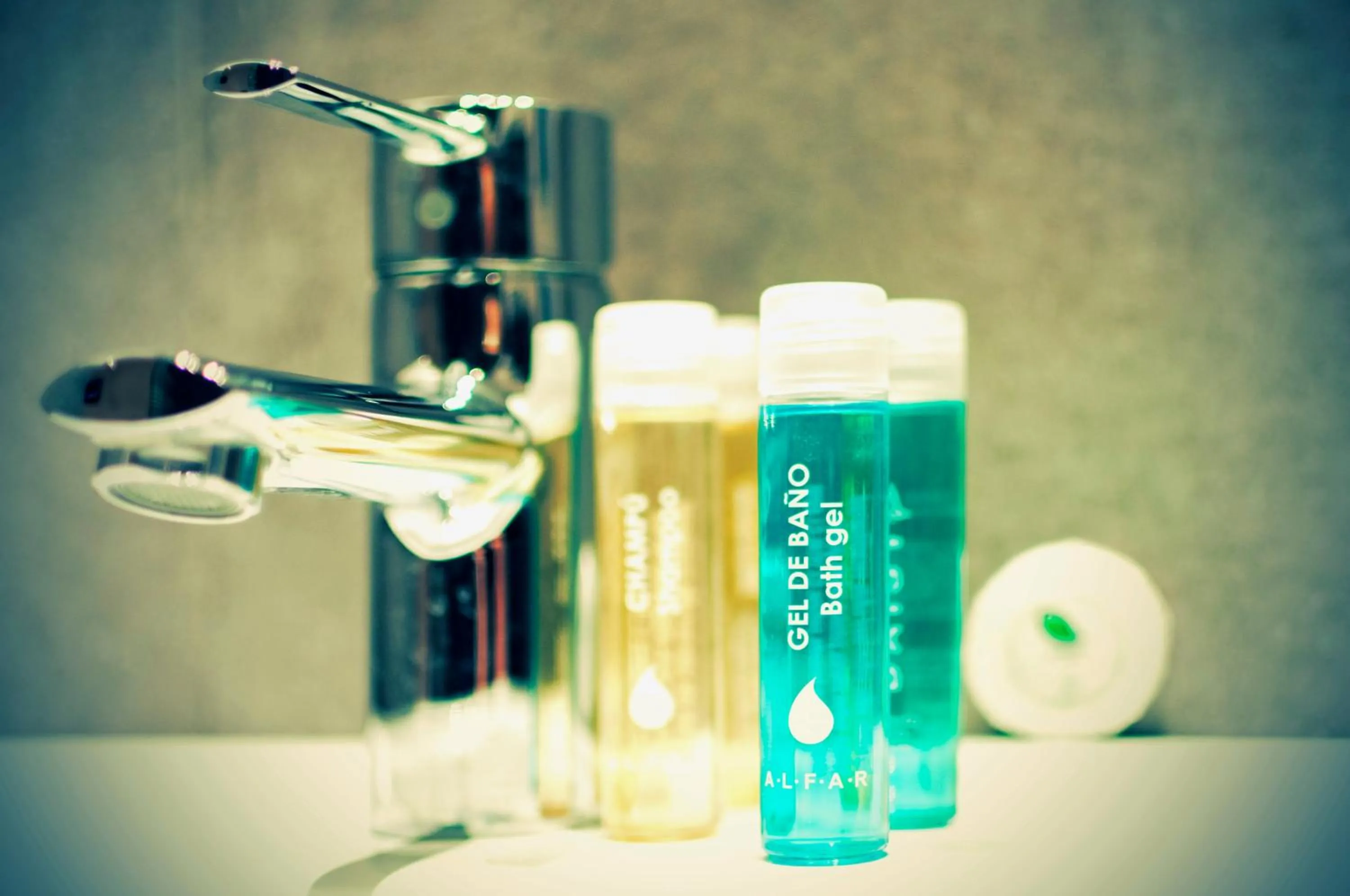 Shower in Deniké Grupo Atalaia