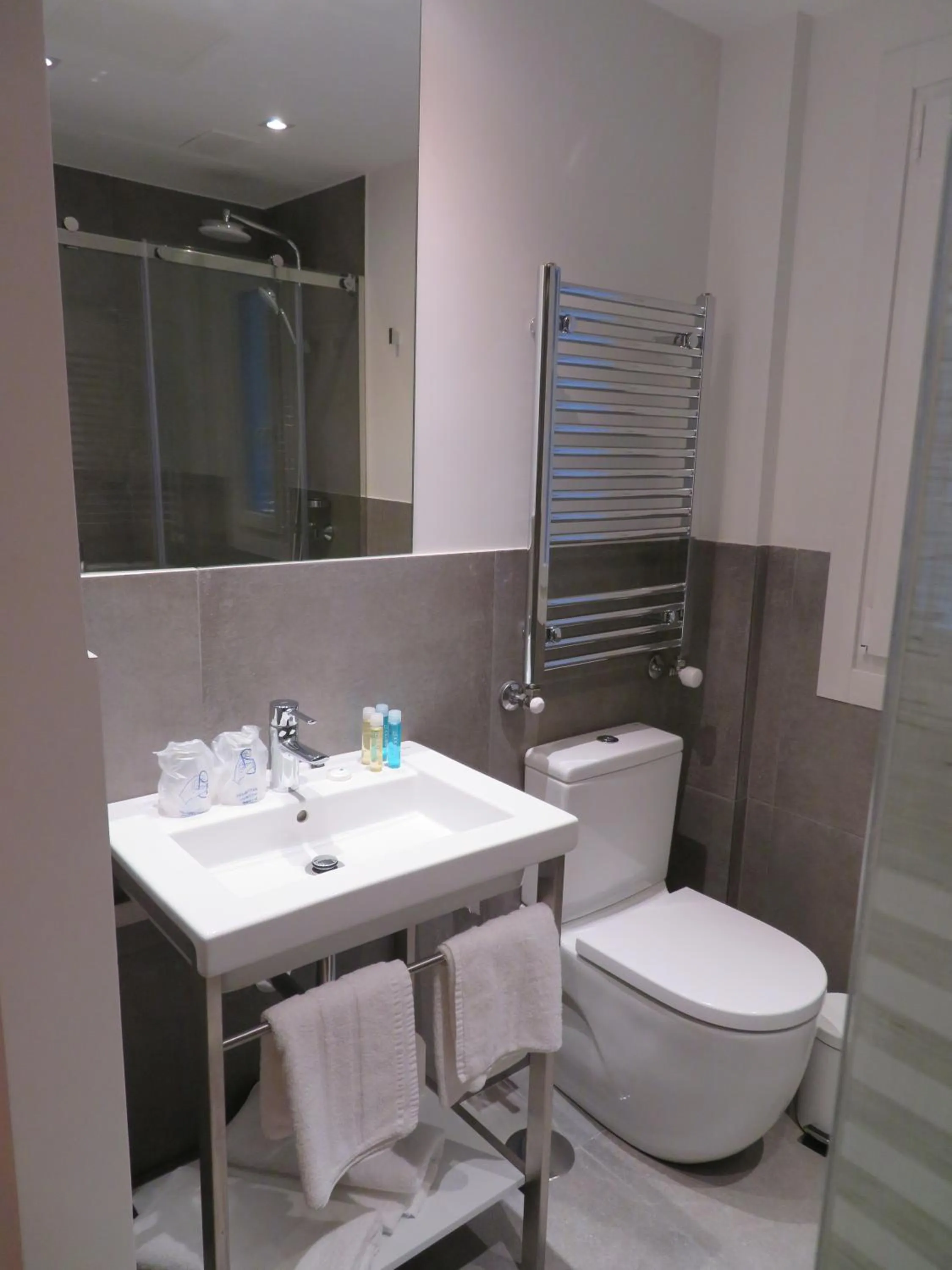 Bathroom in Deniké Grupo Atalaia