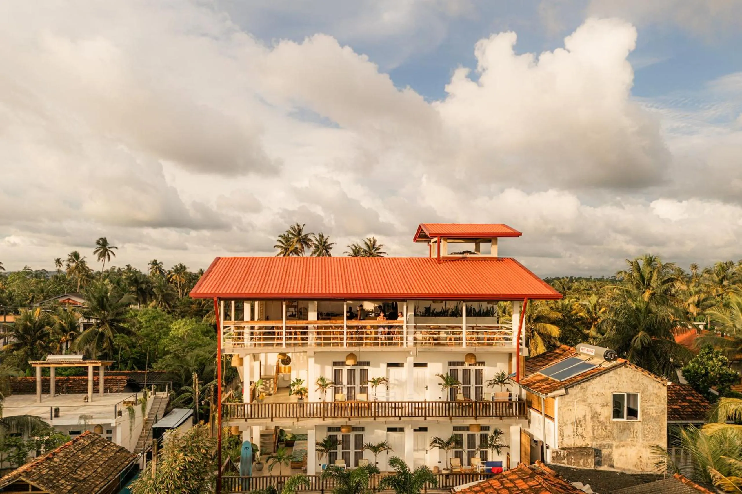 Property building in Lucky's Surf Camp