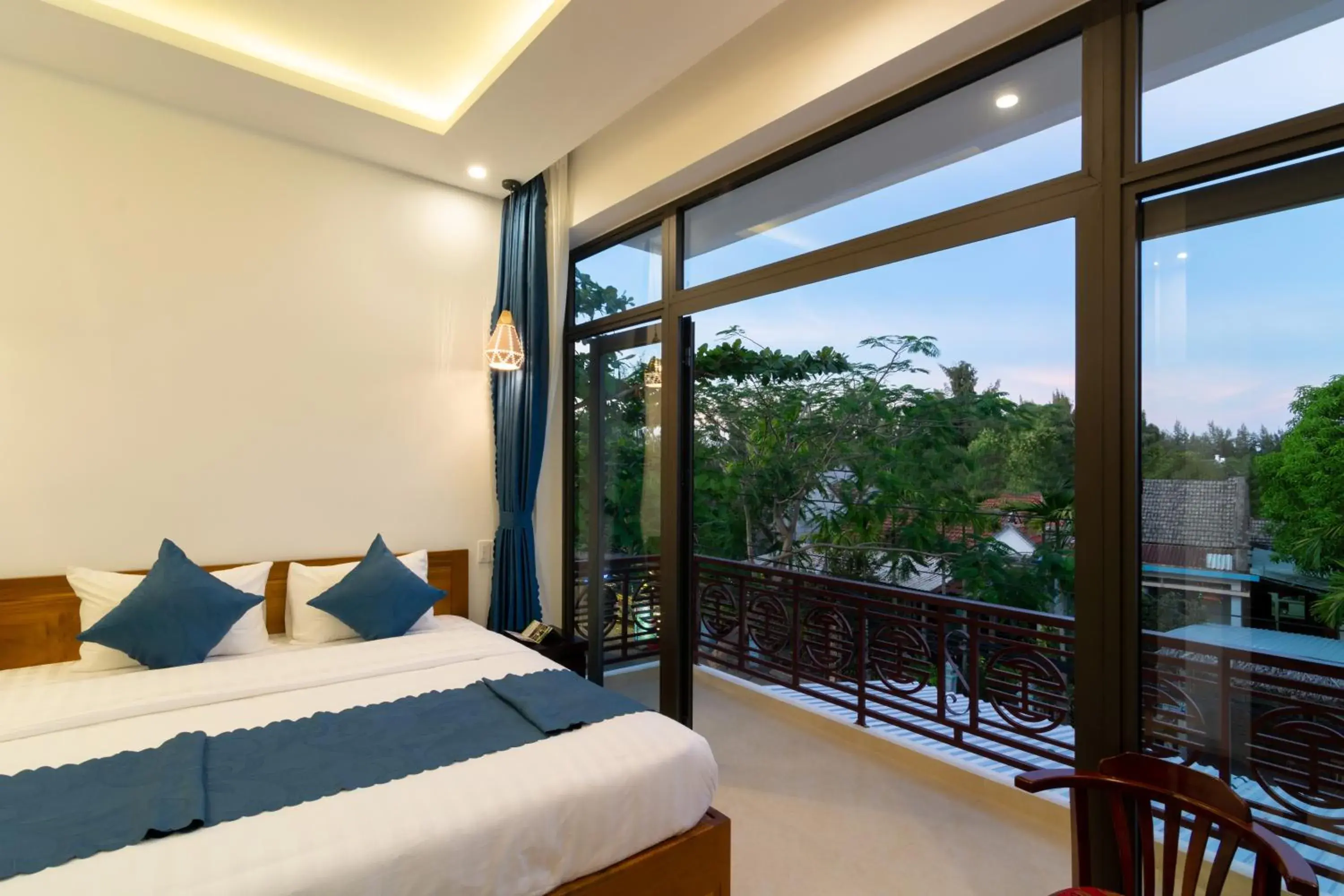 Deluxe Double or Twin Room with Balcony in An Bang Scent Beach Homestay Deluxe Double or Twin Room with Balcony in An Bang Scent Beach Homestay
