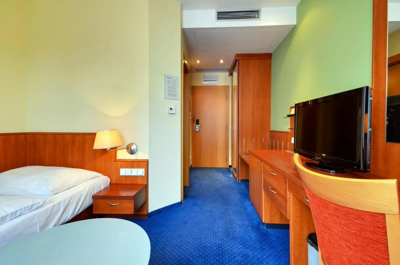 Bedroom, Bed in Hotel Filipinum