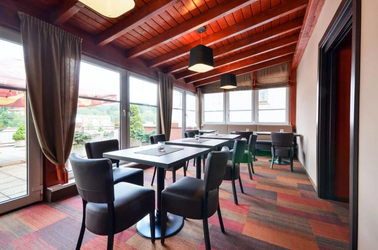 Restaurant/places to eat in Hotel Filipinum