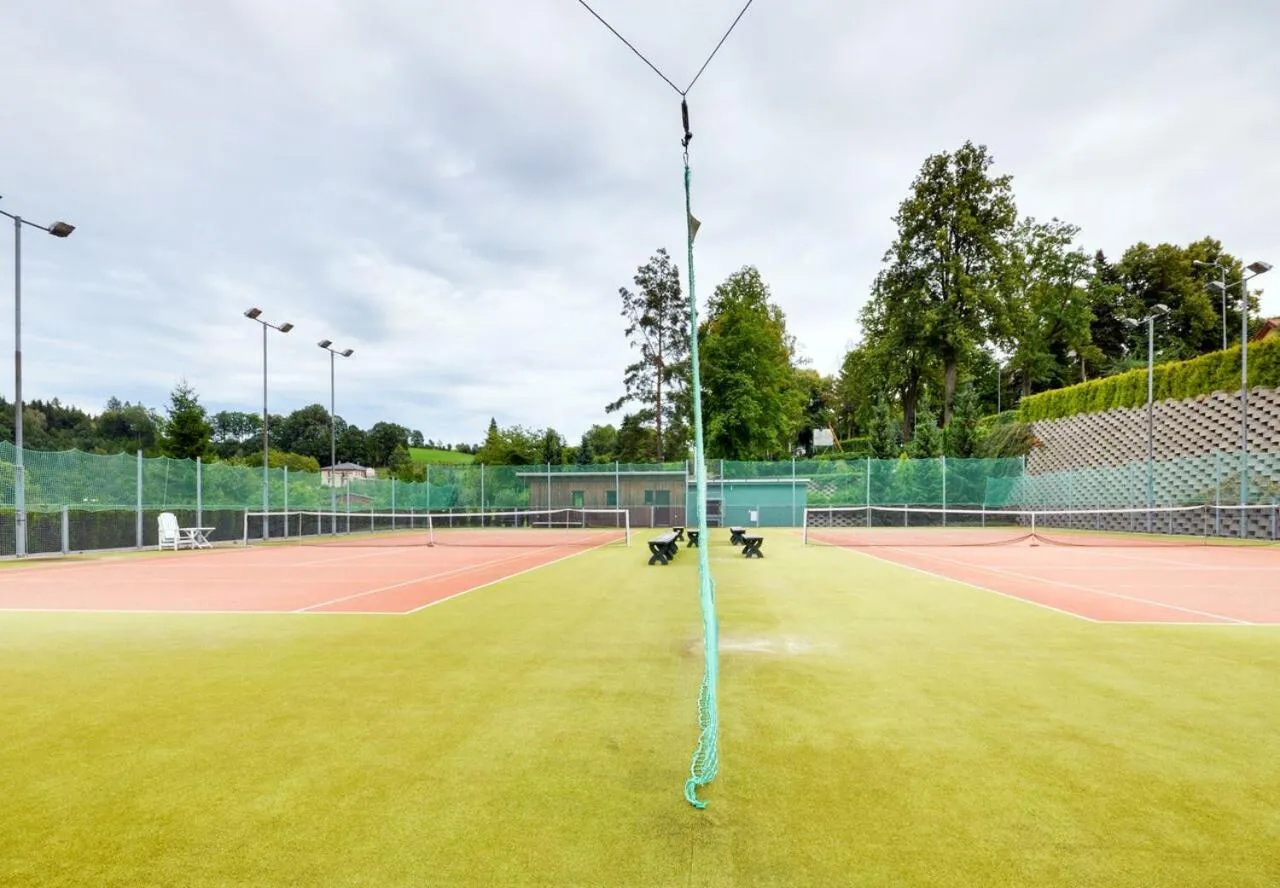 Tennis court in Hotel Filipinum