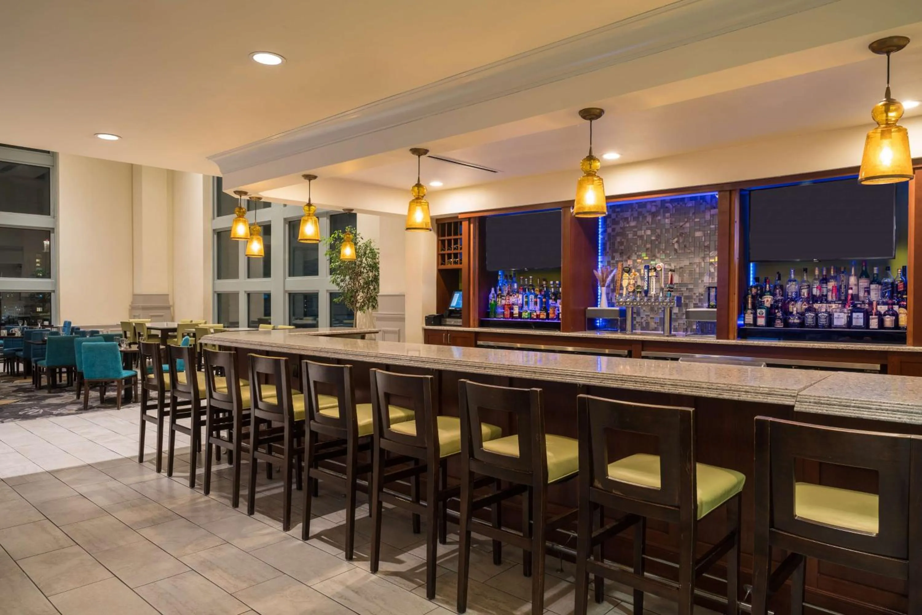 Lounge or bar in Hilton Garden Inn Philadelphia Center City