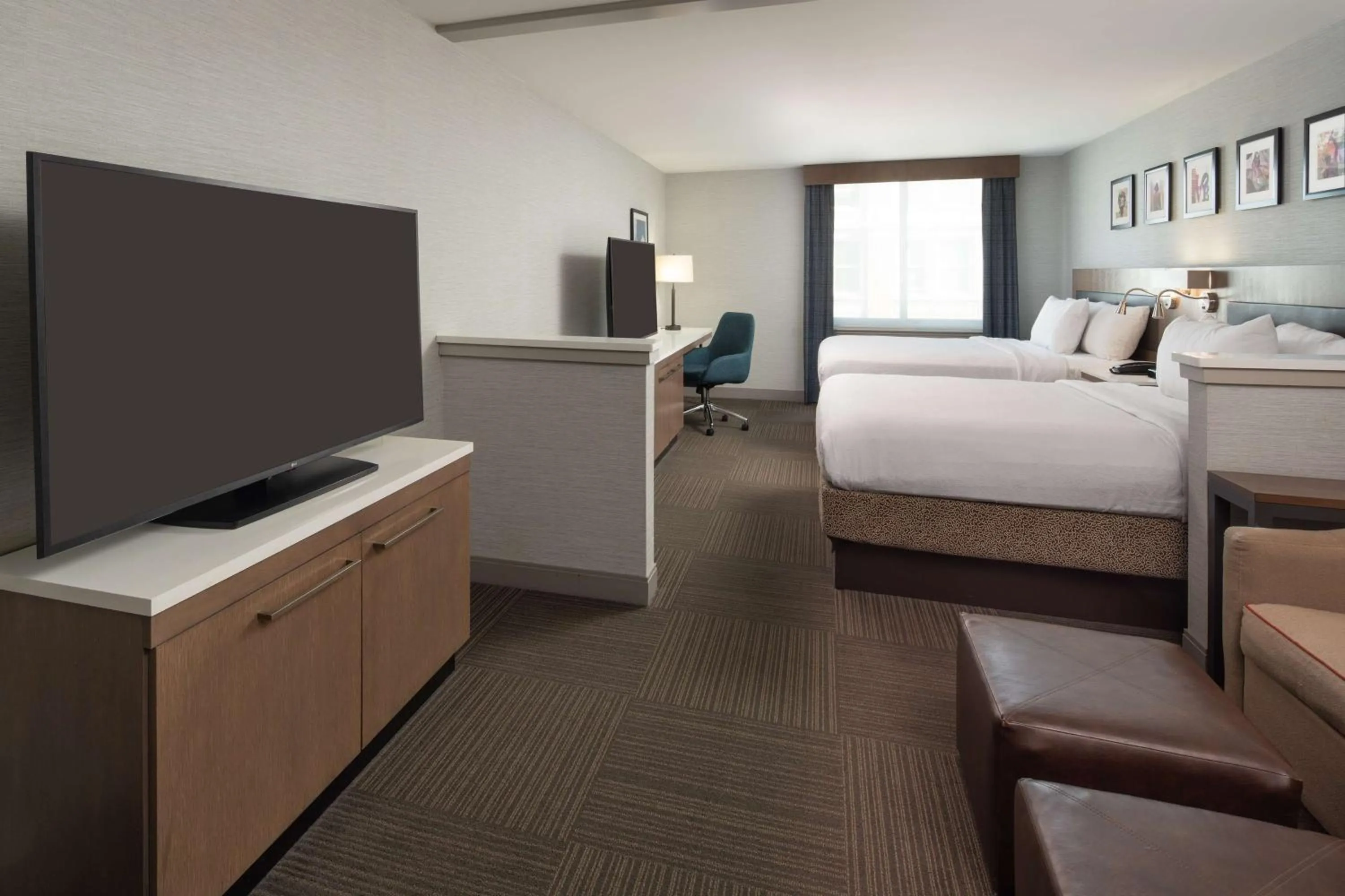 Bedroom, Bed in Hilton Garden Inn Philadelphia Center City