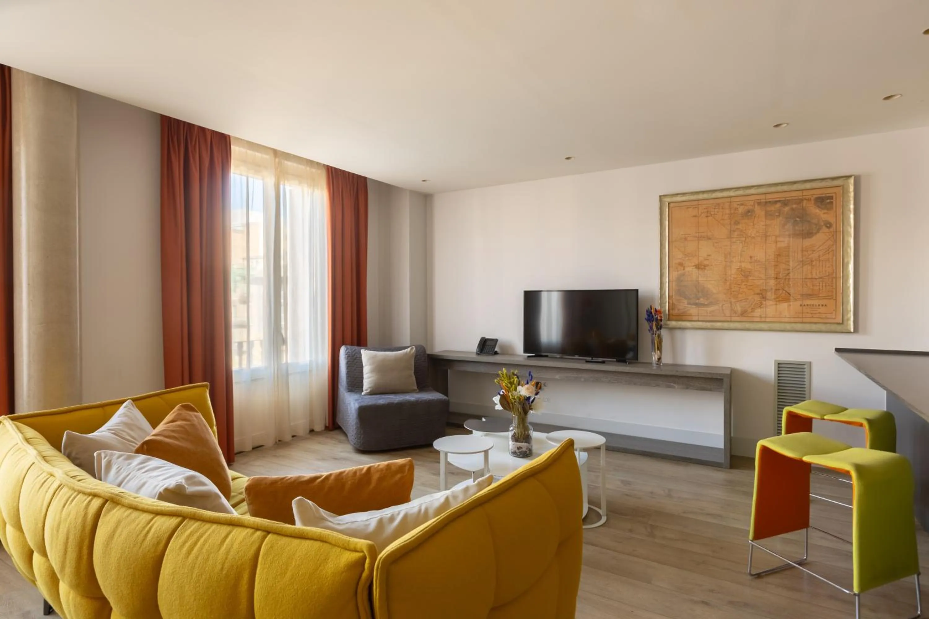 TV and multimedia in Cosmo Apartments Passeig de Gràcia