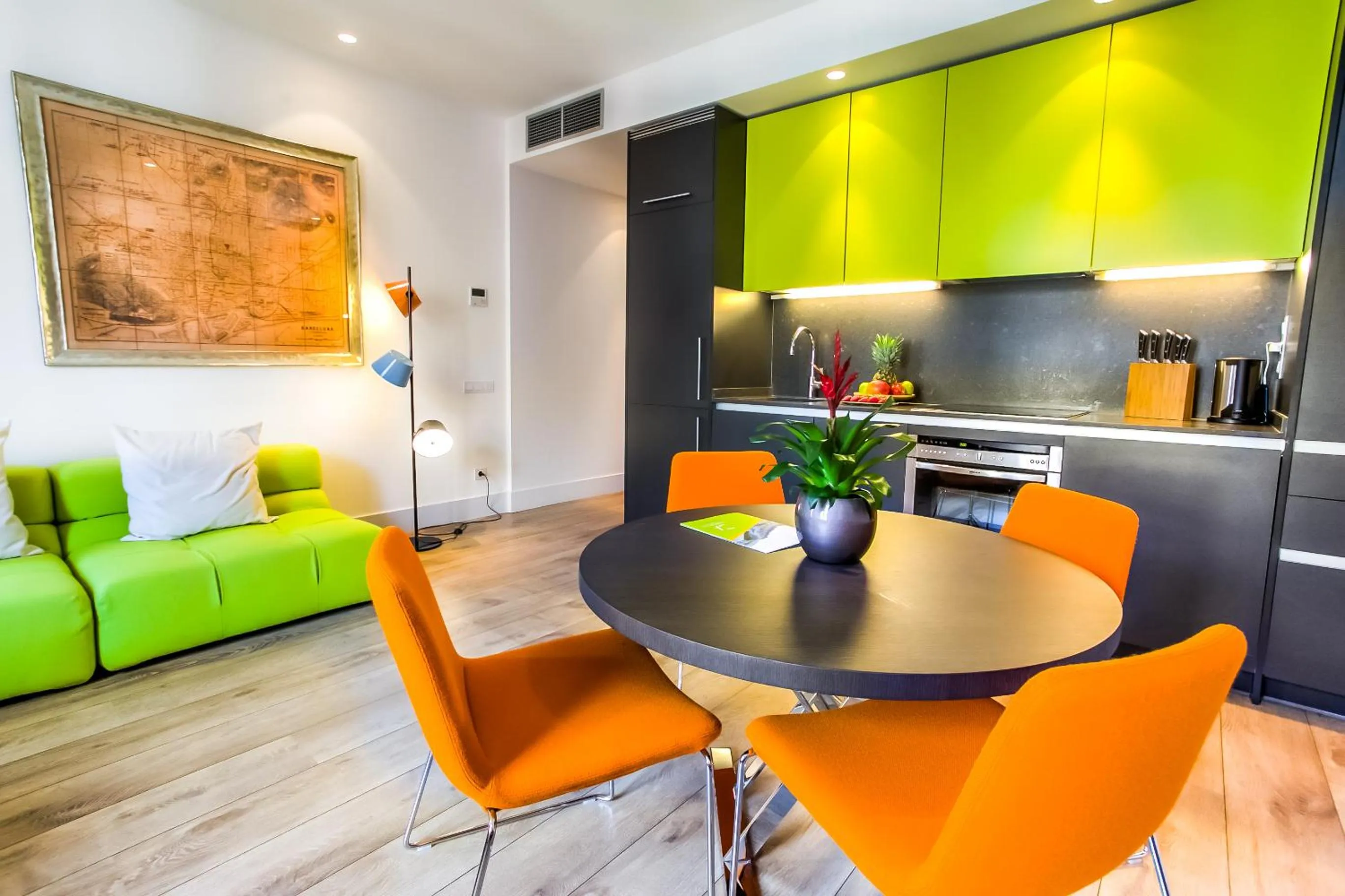 Kitchen or kitchenette in Cosmo Apartments Passeig de Gràcia