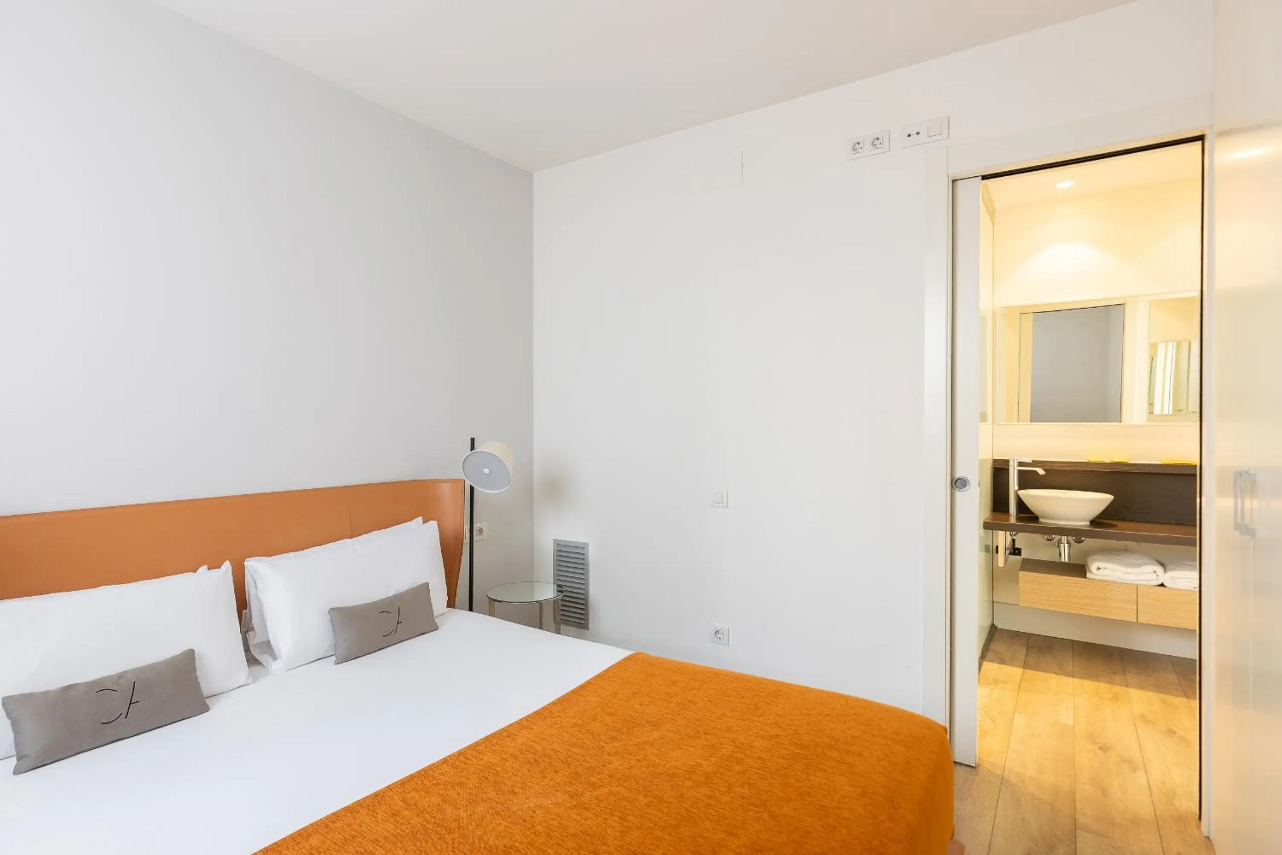 Bedroom, Bed in Cosmo Apartments Passeig de Gràcia