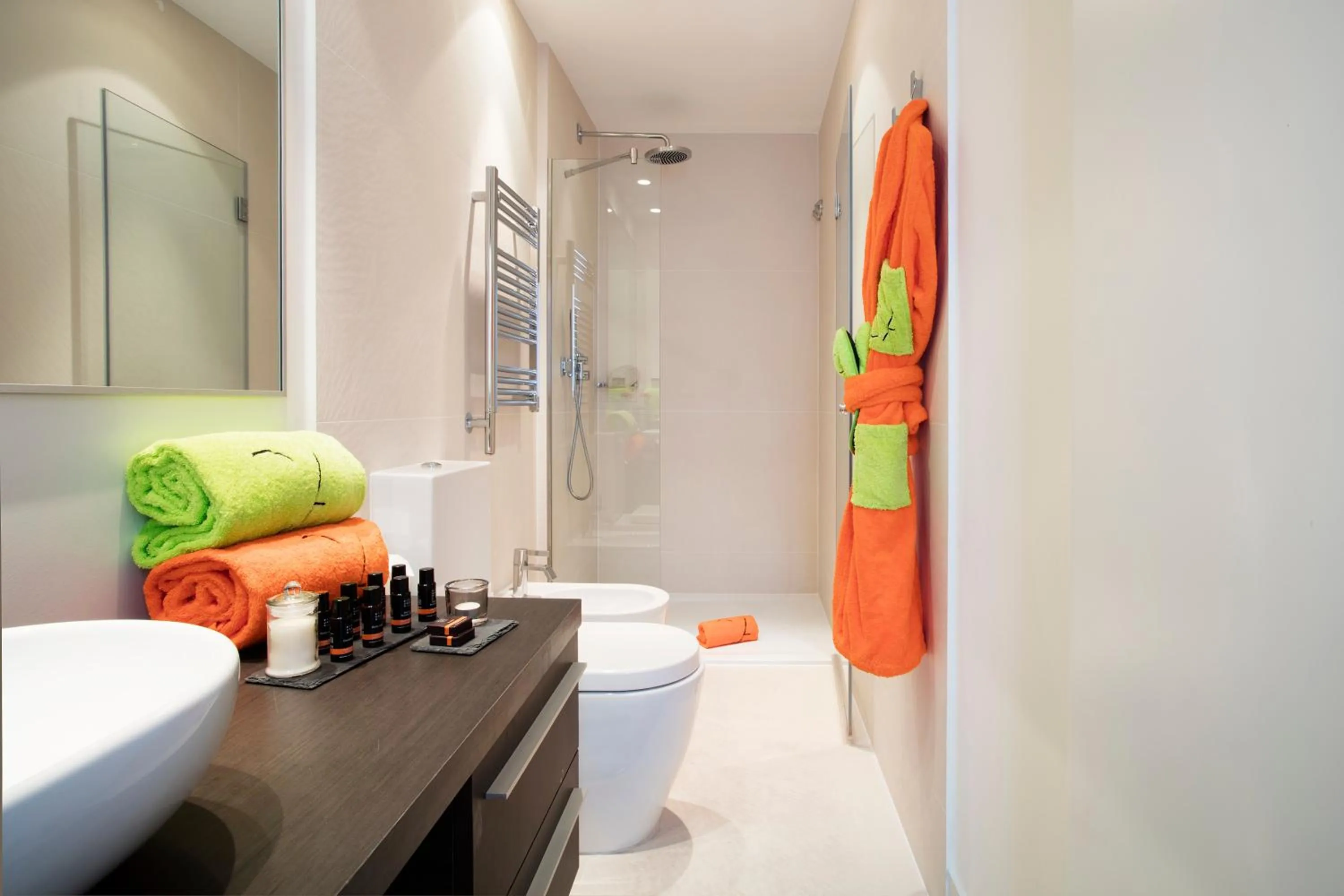 Shower in Cosmo Apartments Passeig de Gràcia