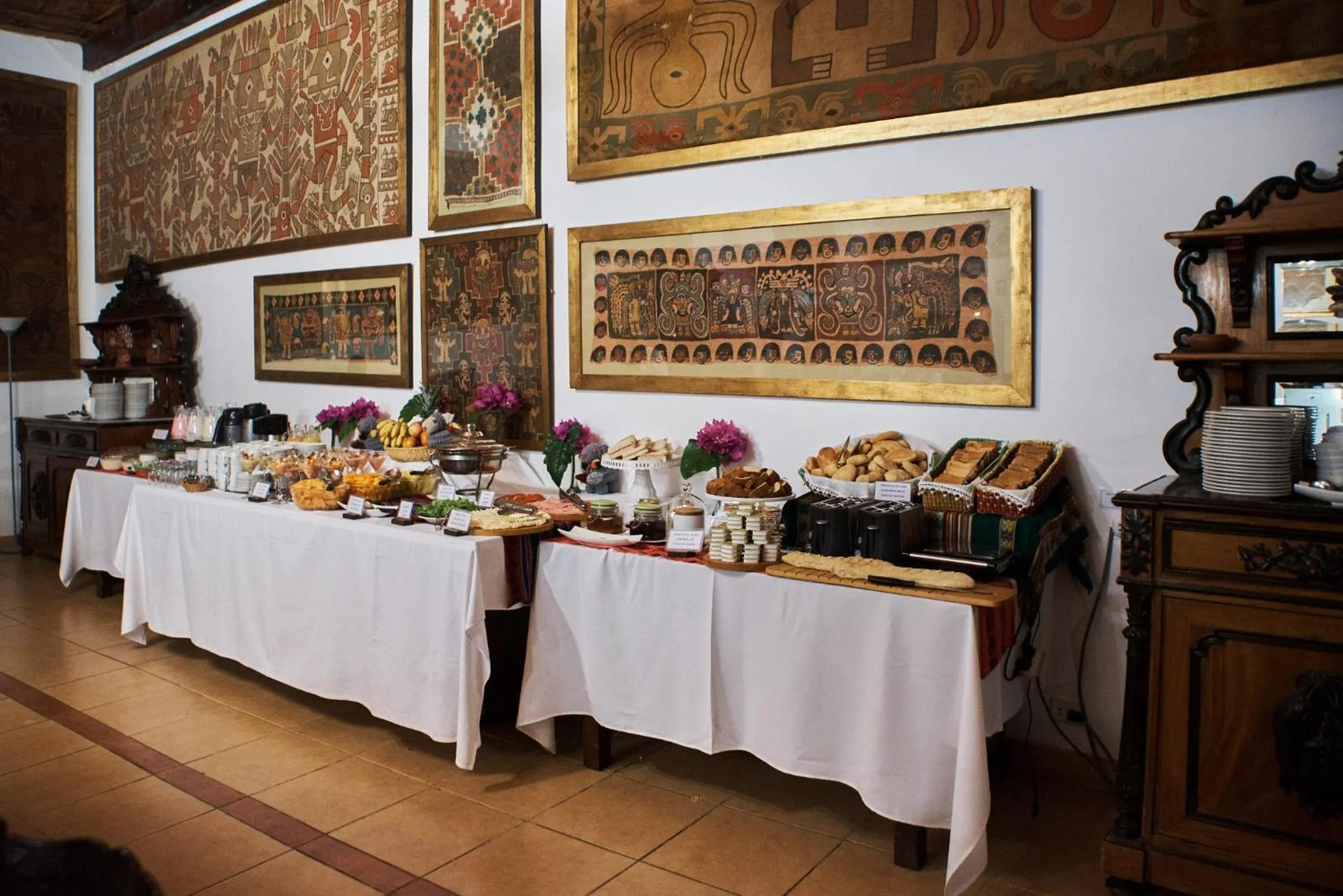 Restaurant/places to eat in Hotel Majoro