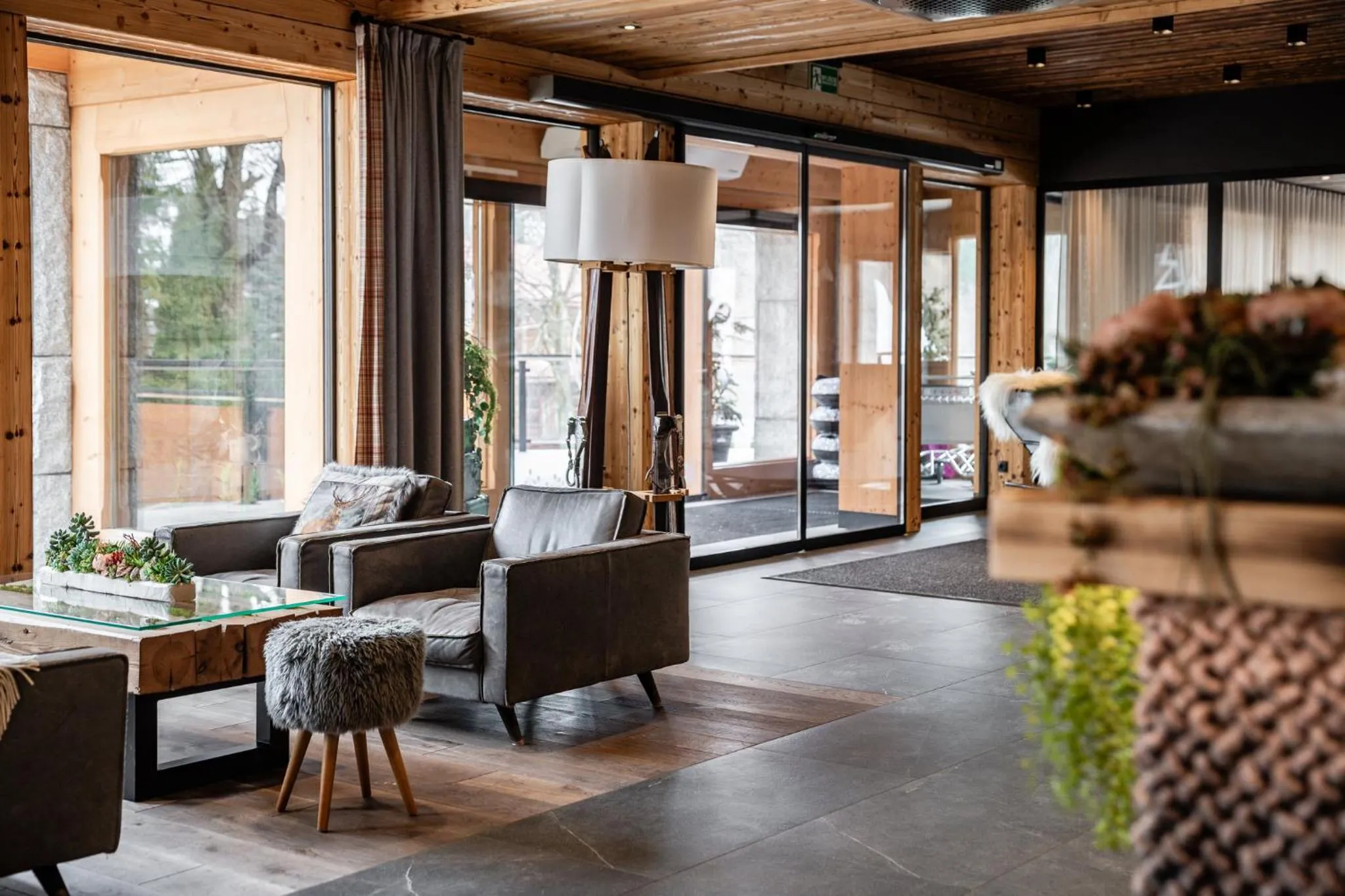 Seating area in Hotel Litworowy Staw