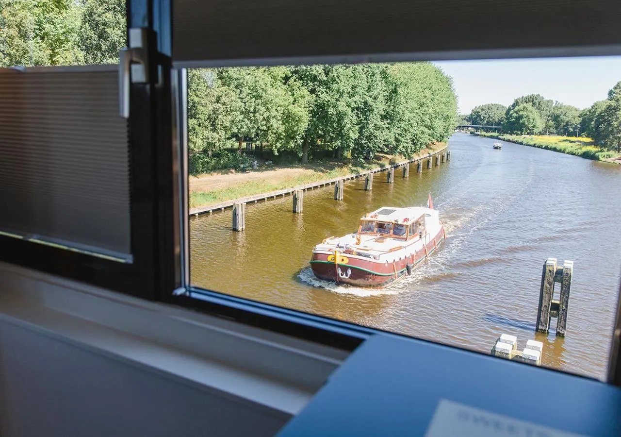 Lake view in SWEETS - Meeuwenpleinbrug