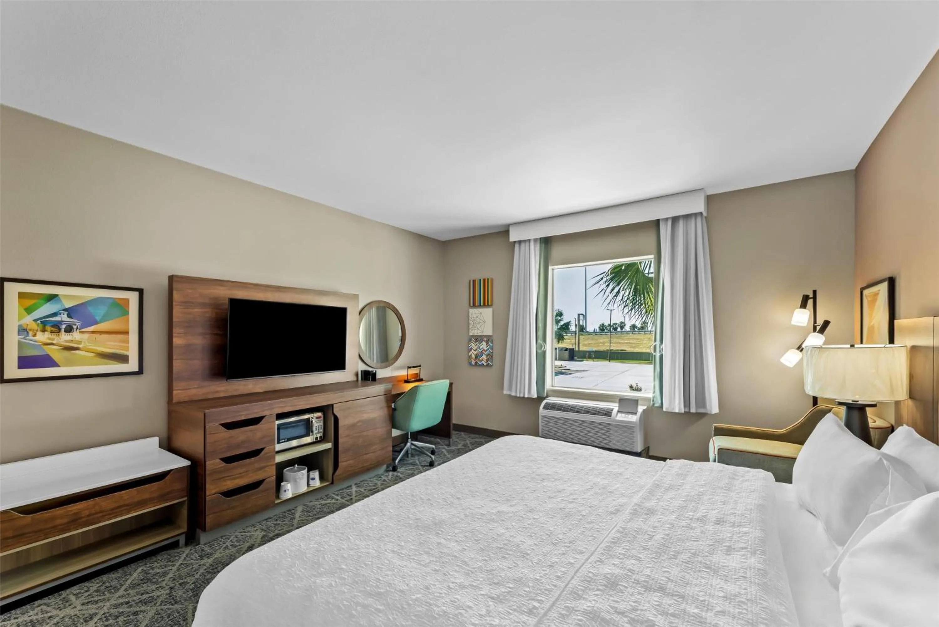 Bed in Hampton Inn & Suites Corpus Christi I-37 - Navigation Boulevard