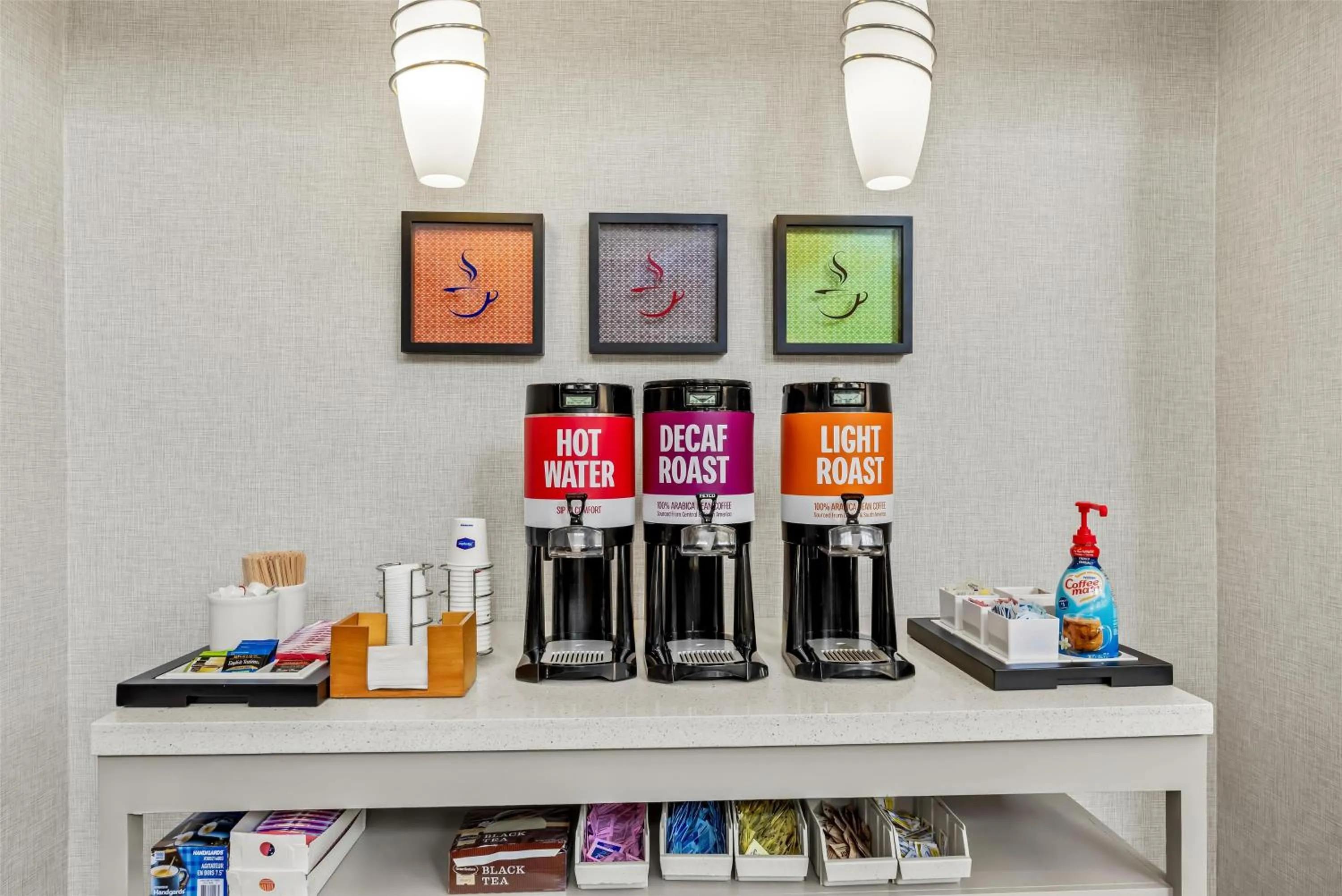Dining area in Hampton Inn & Suites Corpus Christi I-37 - Navigation Boulevard