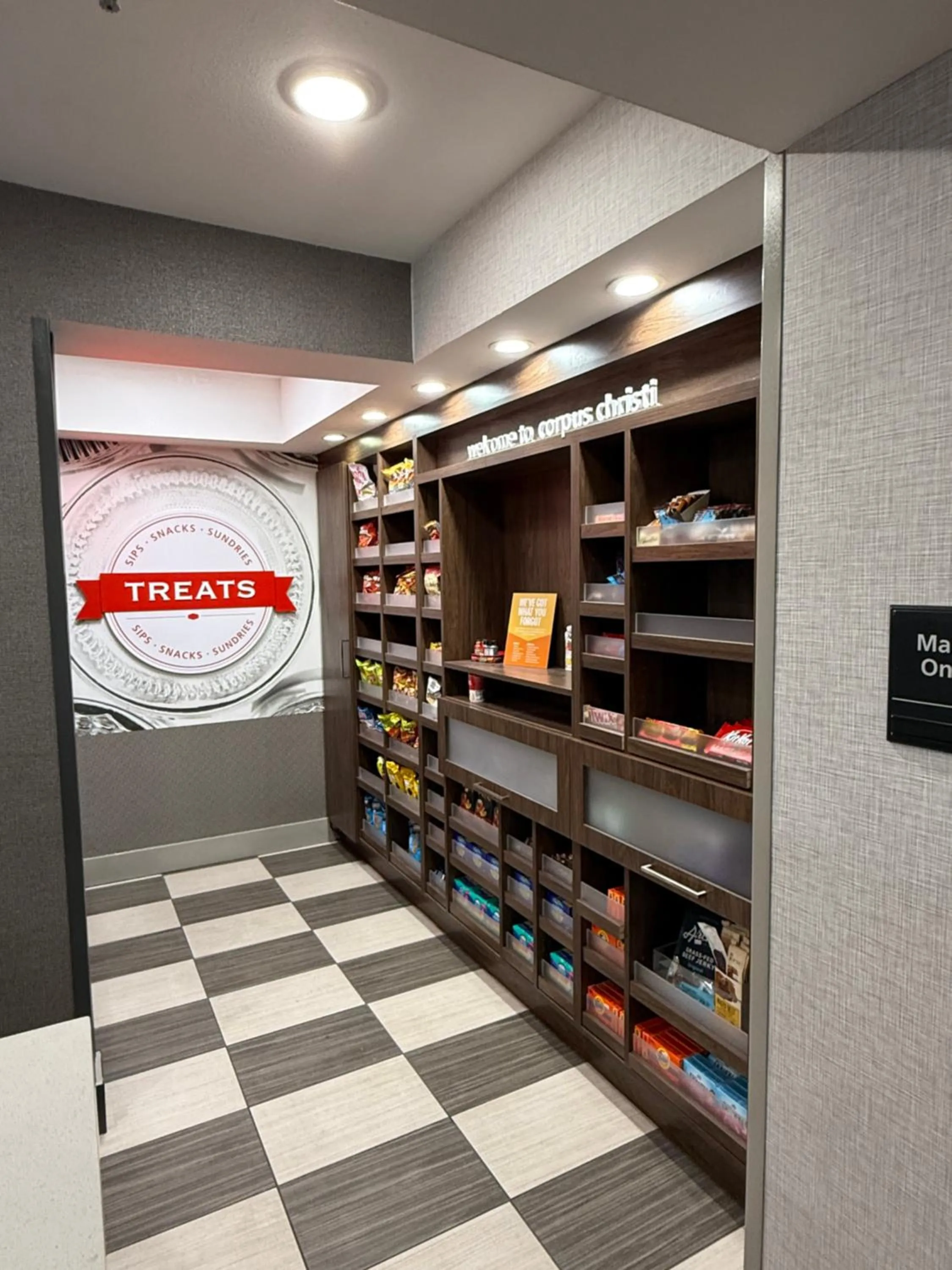 Shopping Area in Hampton Inn & Suites Corpus Christi I-37 - Navigation Boulevard