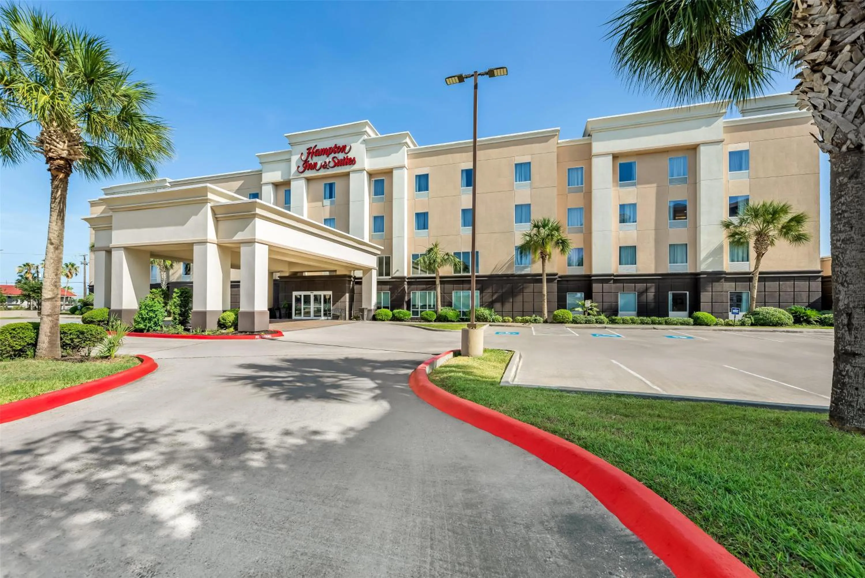 Property building in Hampton Inn & Suites Corpus Christi I-37 - Navigation Boulevard