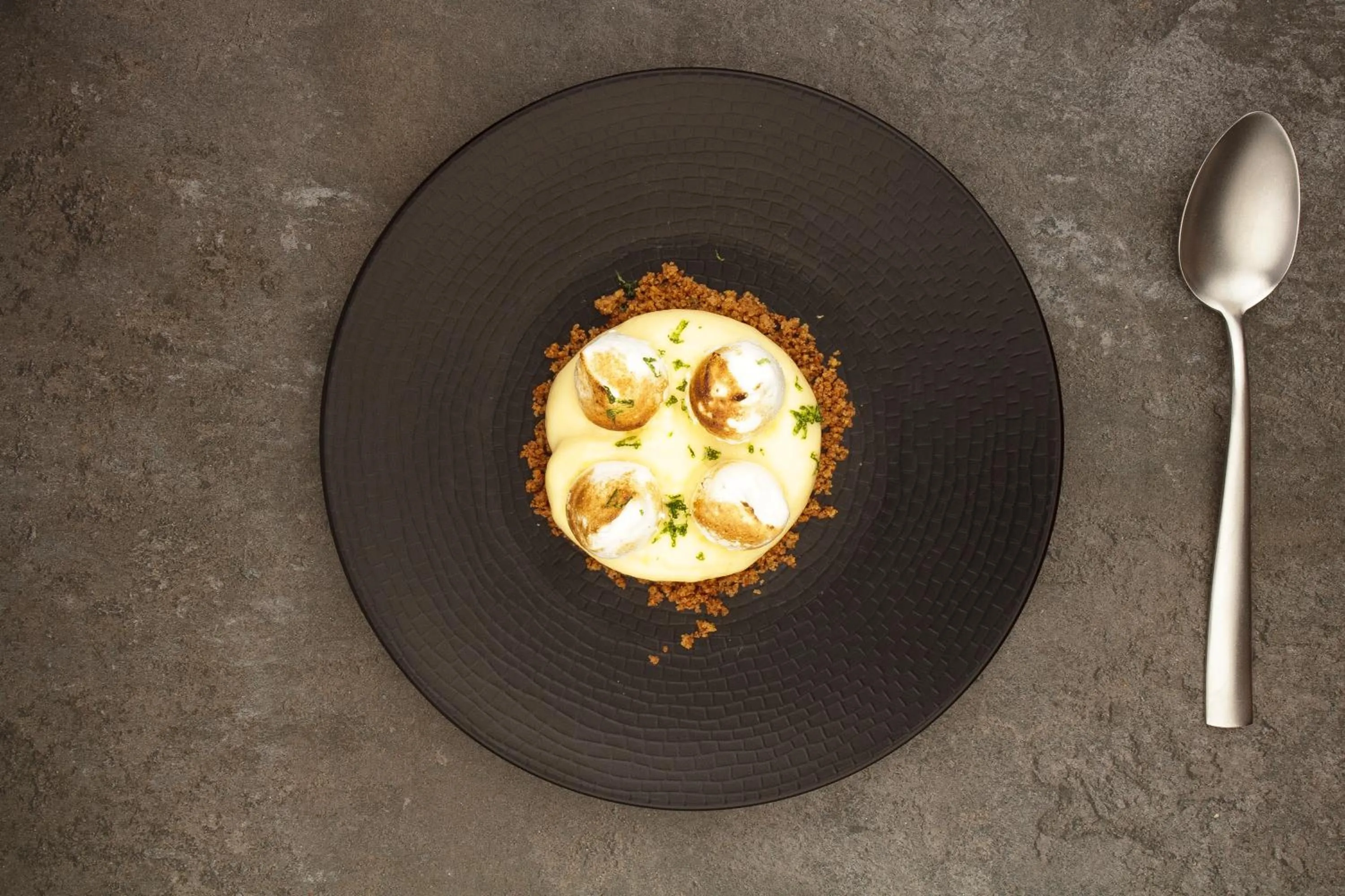 Restaurant/places to eat in Smoix hotel